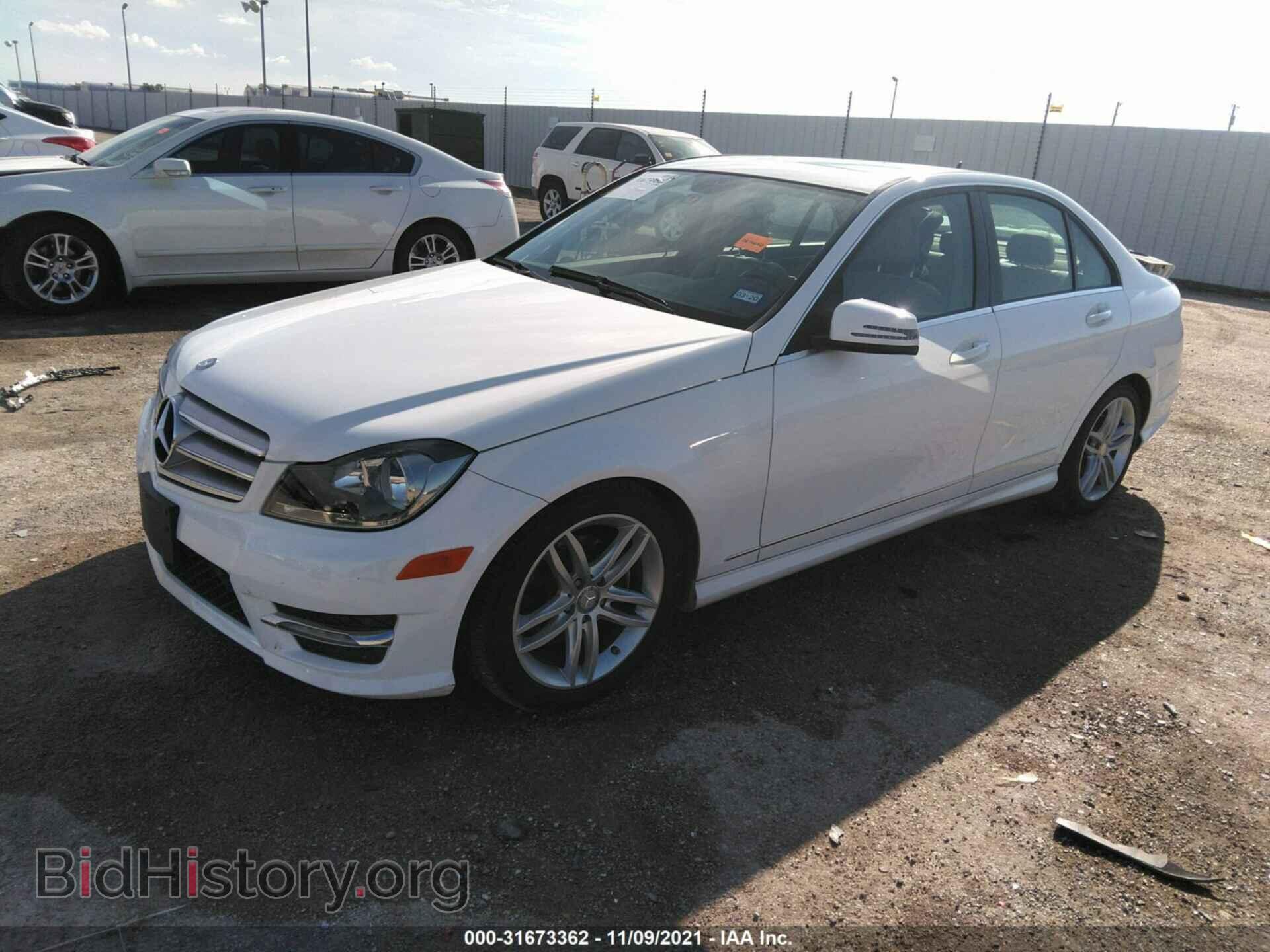 2013 MERCEDES-BENZ C-CLASS - VIN: WDDGF4HB8DA781768 - Фото 2
