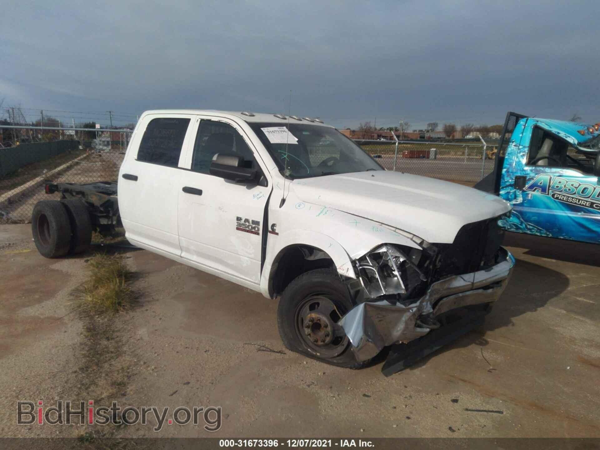 Photo 3C7WRTCL0JG424320 - RAM 3500 CHASSIS CAB 2018
