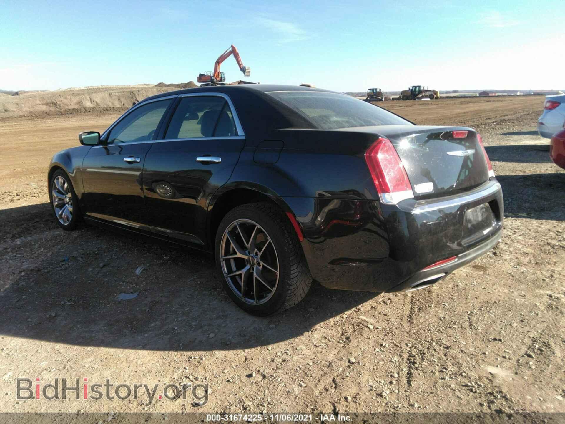 2019 CHRYSLER 300 - VIN: 2C3CCAEG9KH528171 - Фото 3