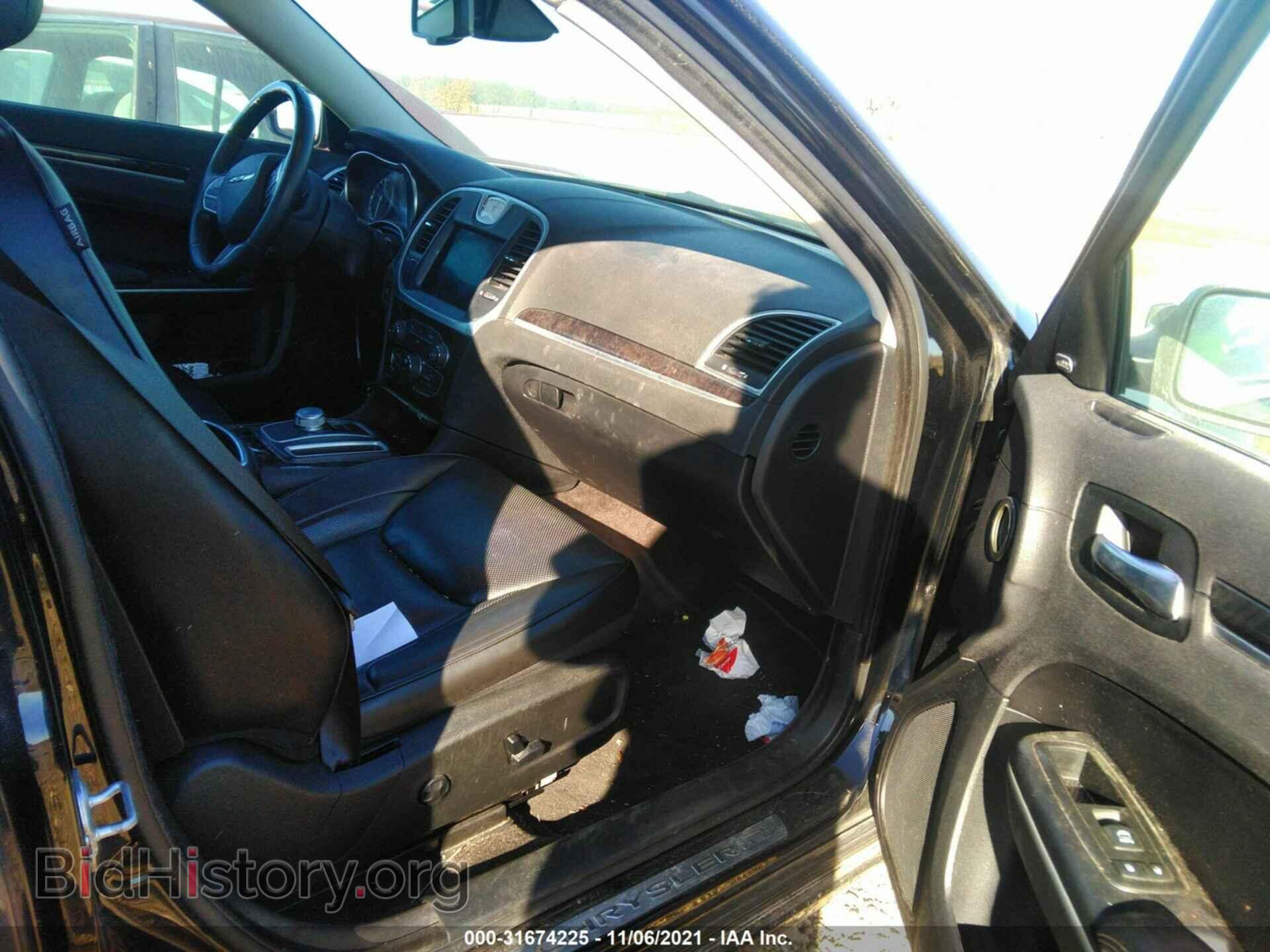 2019 CHRYSLER 300 - VIN: 2C3CCAEG9KH528171 - Фото 5