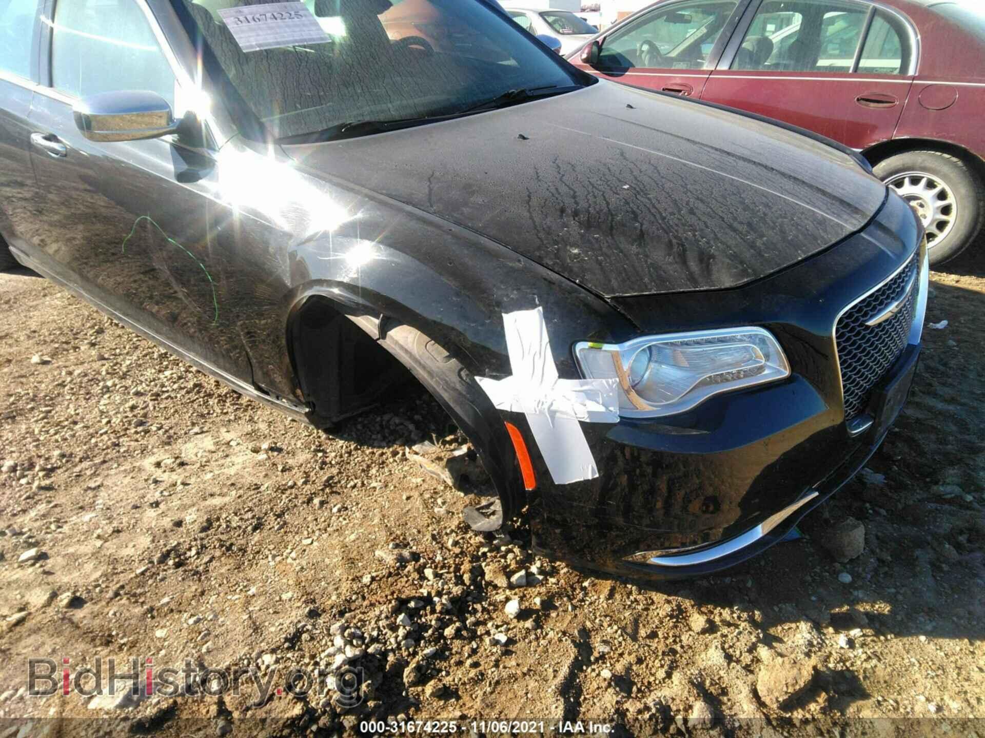 2019 CHRYSLER 300 - VIN: 2C3CCAEG9KH528171 - Фото 6
