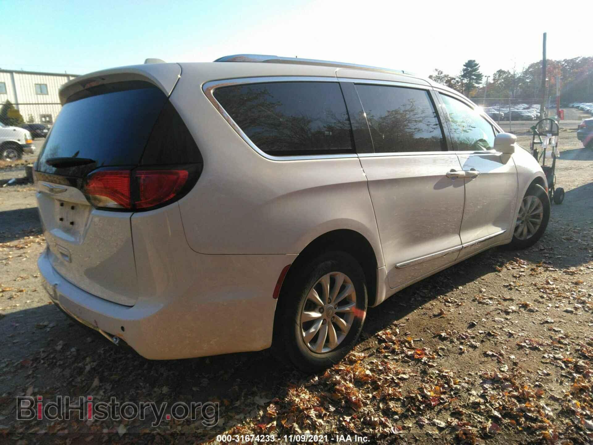 2019 CHRYSLER PACIFICA - VIN: 2C4RC1BGXKR576962 - Фото 4
