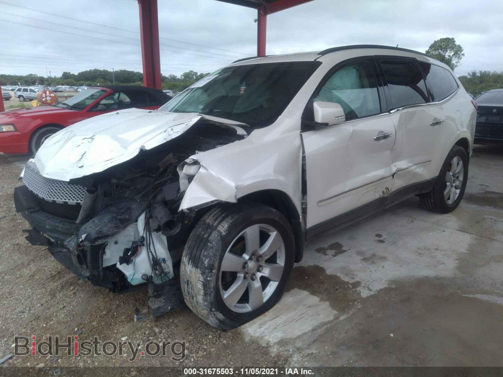 2012 CHEVROLET TRAVERSE - VIN: 1GNKRLED1CJ263048 - Фото 2