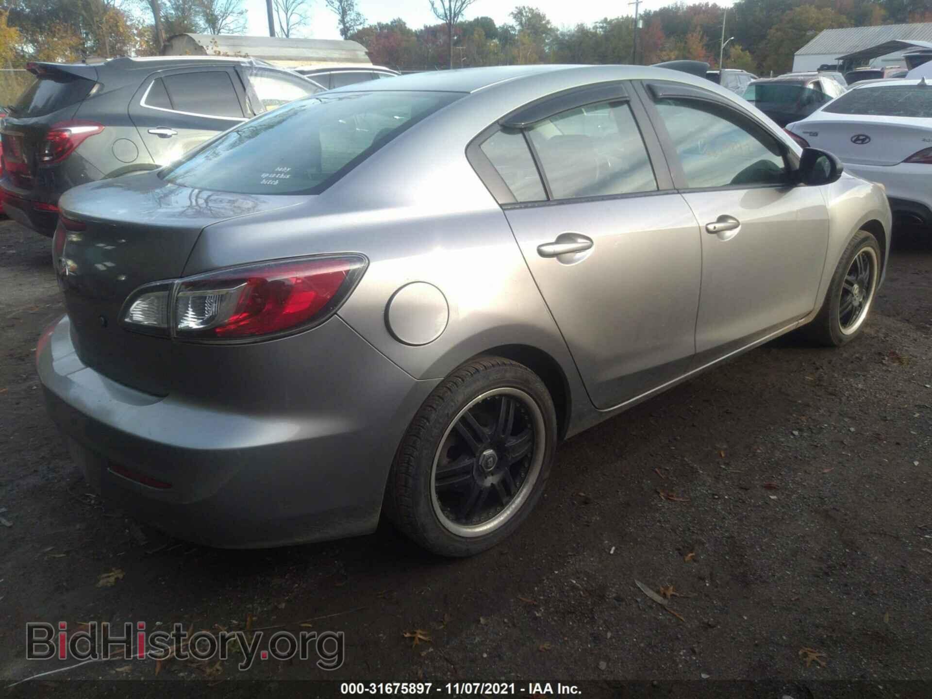 2013 MAZDA MAZDA3 - VIN: JM1BL1TF9D1709306 - Фото 4