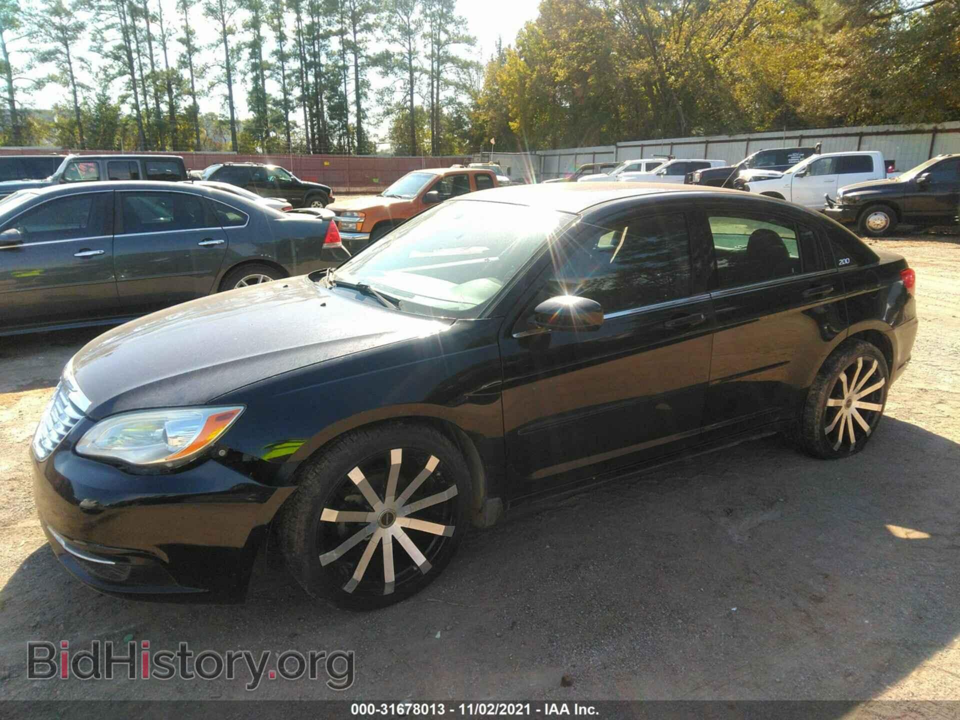 2012 CHRYSLER 200 - VIN: 1C3CCBBG1CN316545 - Фото 2