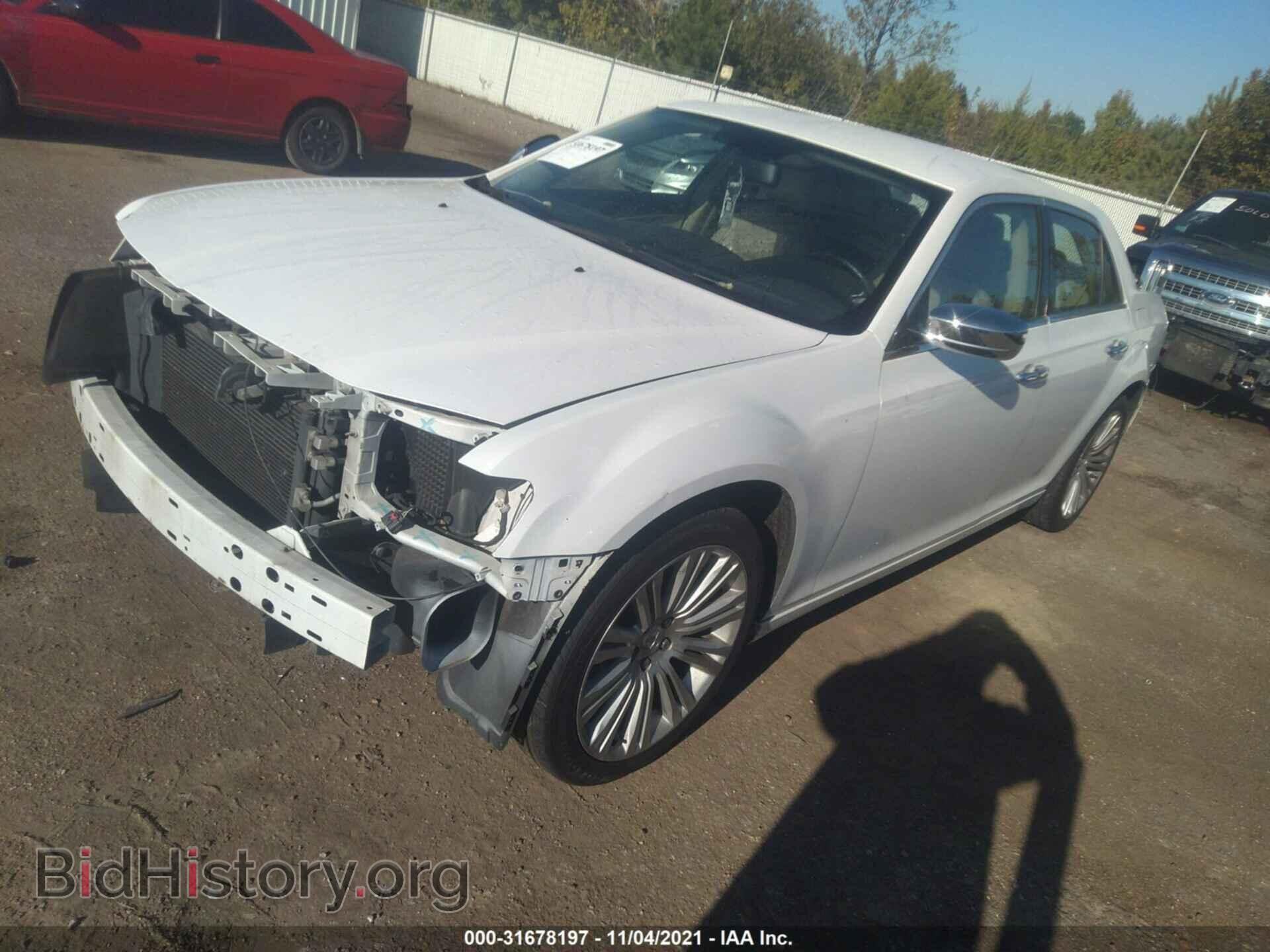 2012 CHRYSLER 300 - VIN: 2C3CCACG1CH175588 - Фото 2