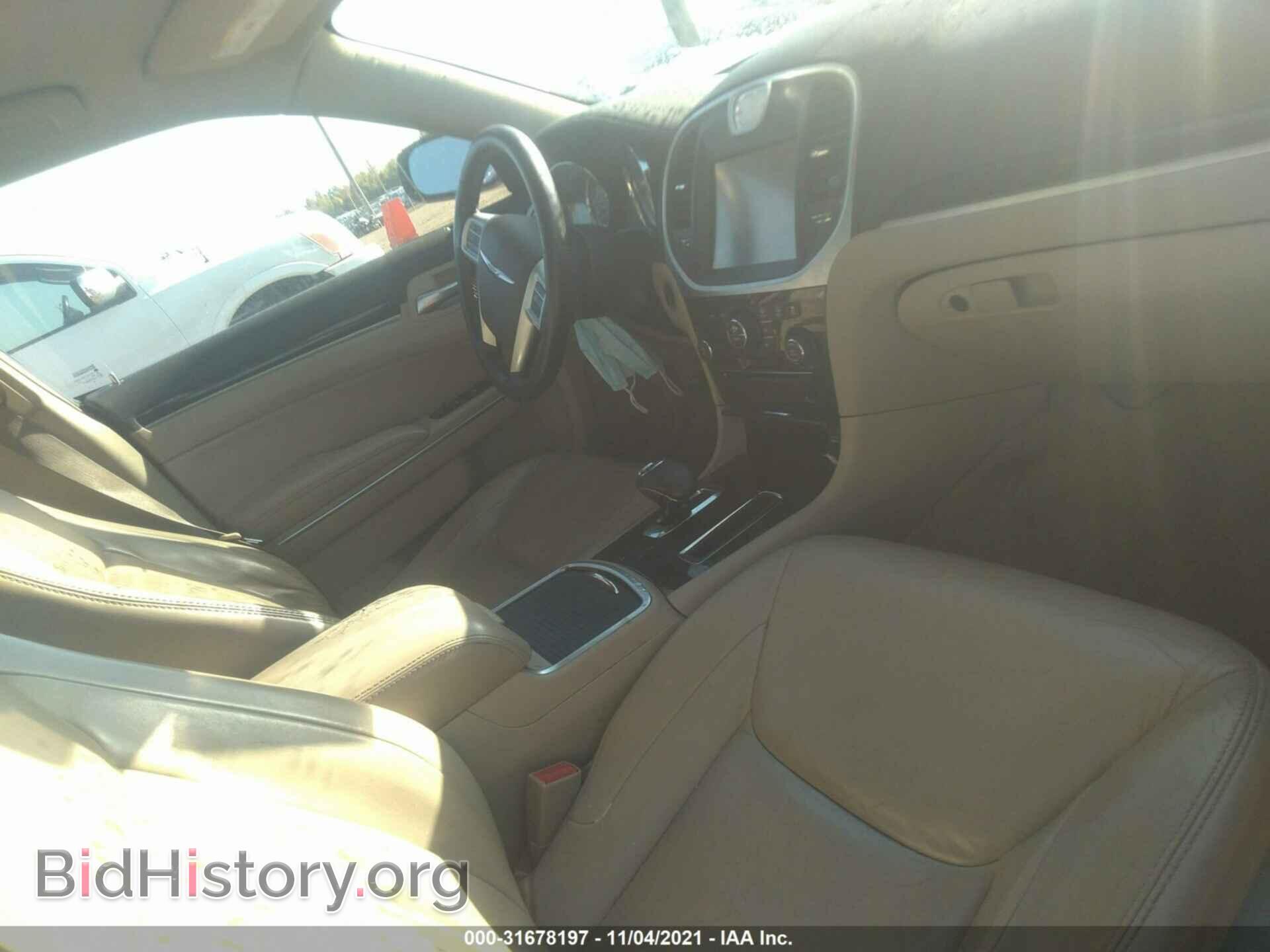 2012 CHRYSLER 300 - VIN: 2C3CCACG1CH175588 - Фото 5