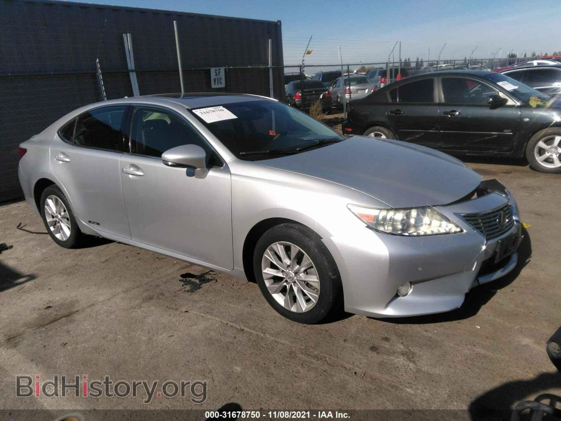 Фотография JTHBW1GG8D2006556 - LEXUS ES 300H 2013