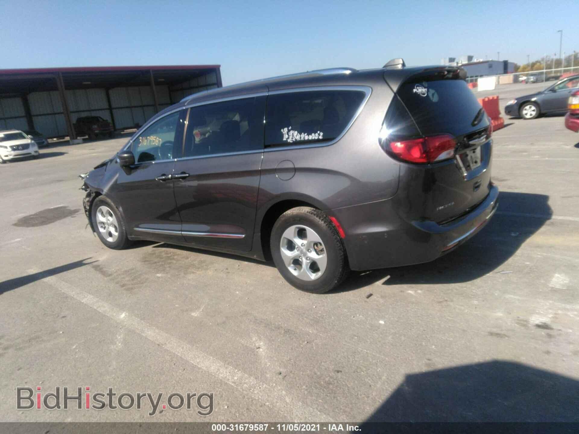 2017 CHRYSLER PACIFICA - VIN: 2C4RC1EGXHR811400 - Фото 3