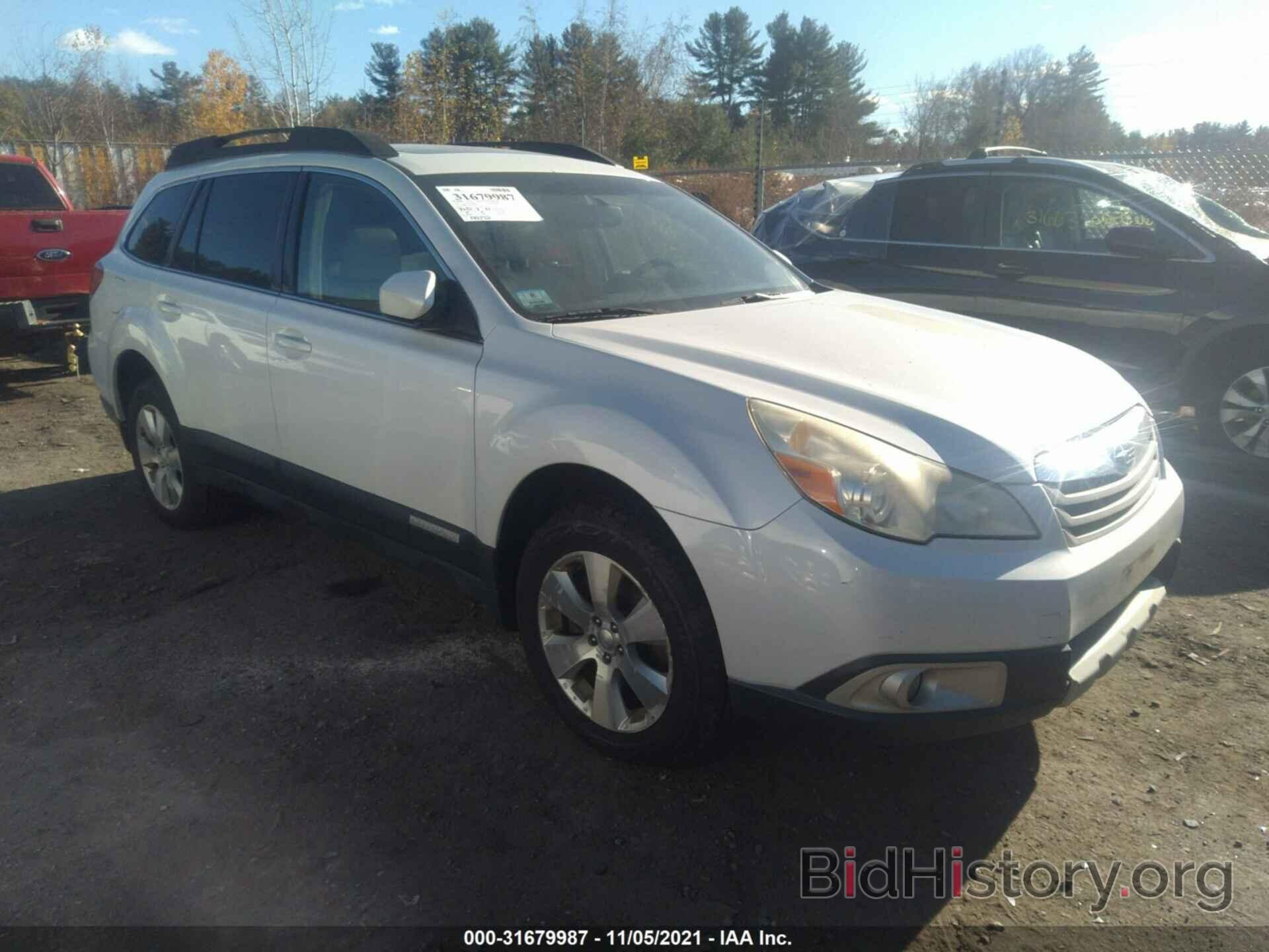 Photo 4S4BRDLC2B2399945 - SUBARU OUTBACK 2011