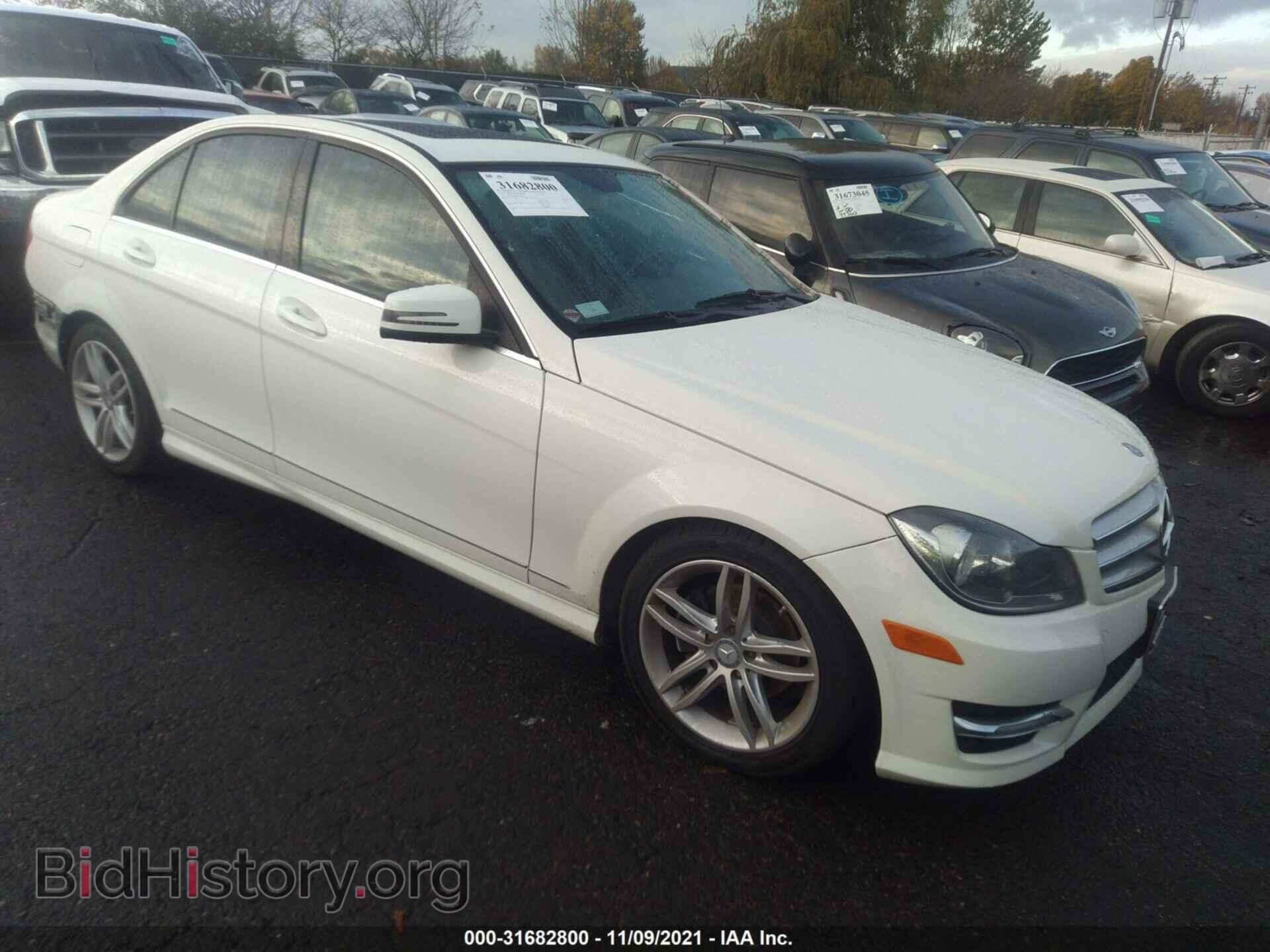 Фотография WDDGF8BB2CA598140 - MERCEDES-BENZ C-CLASS 2012