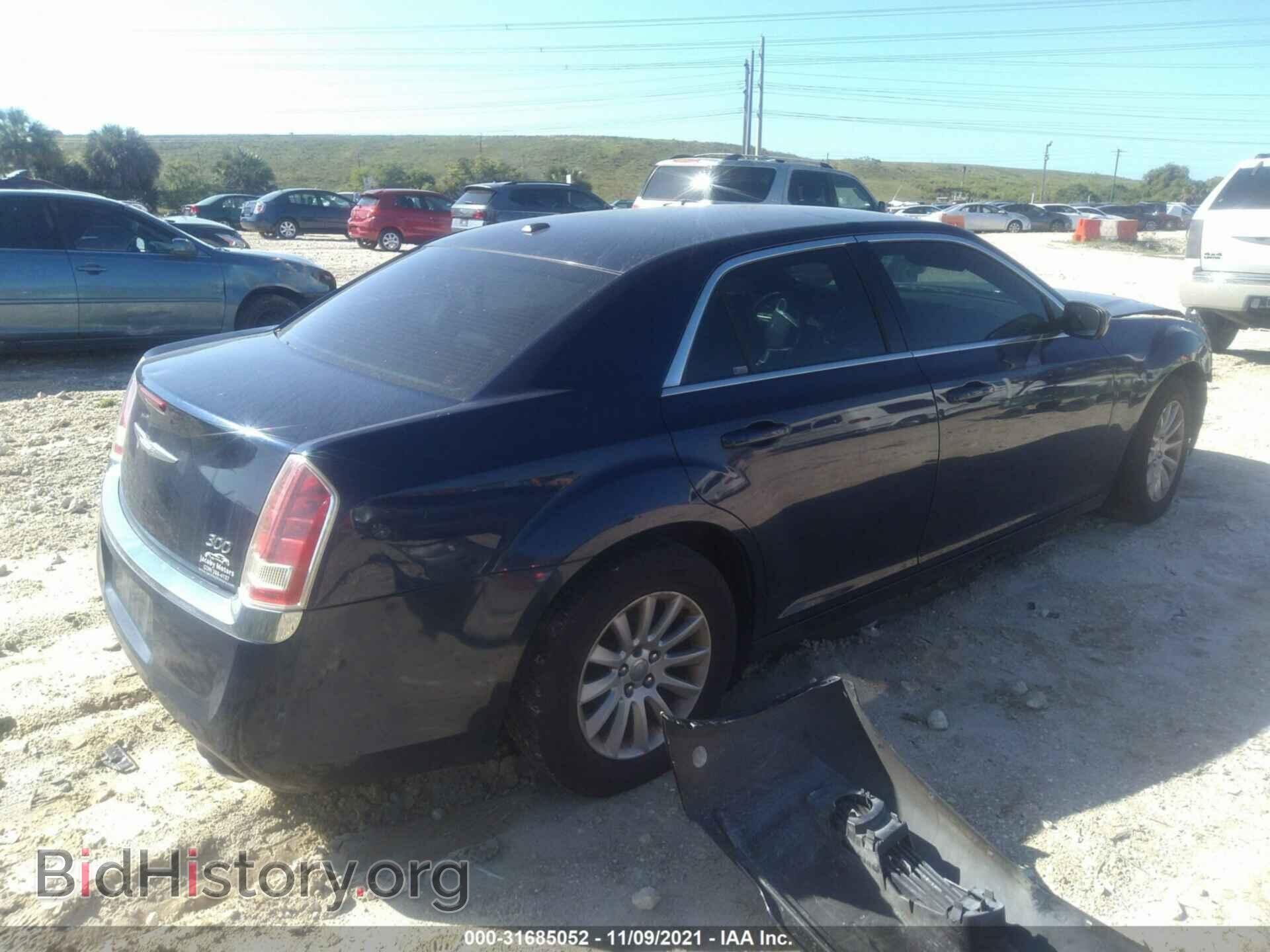 2013 CHRYSLER 300 - VIN: 2C3CCAAGXDH728419 - Фото 4