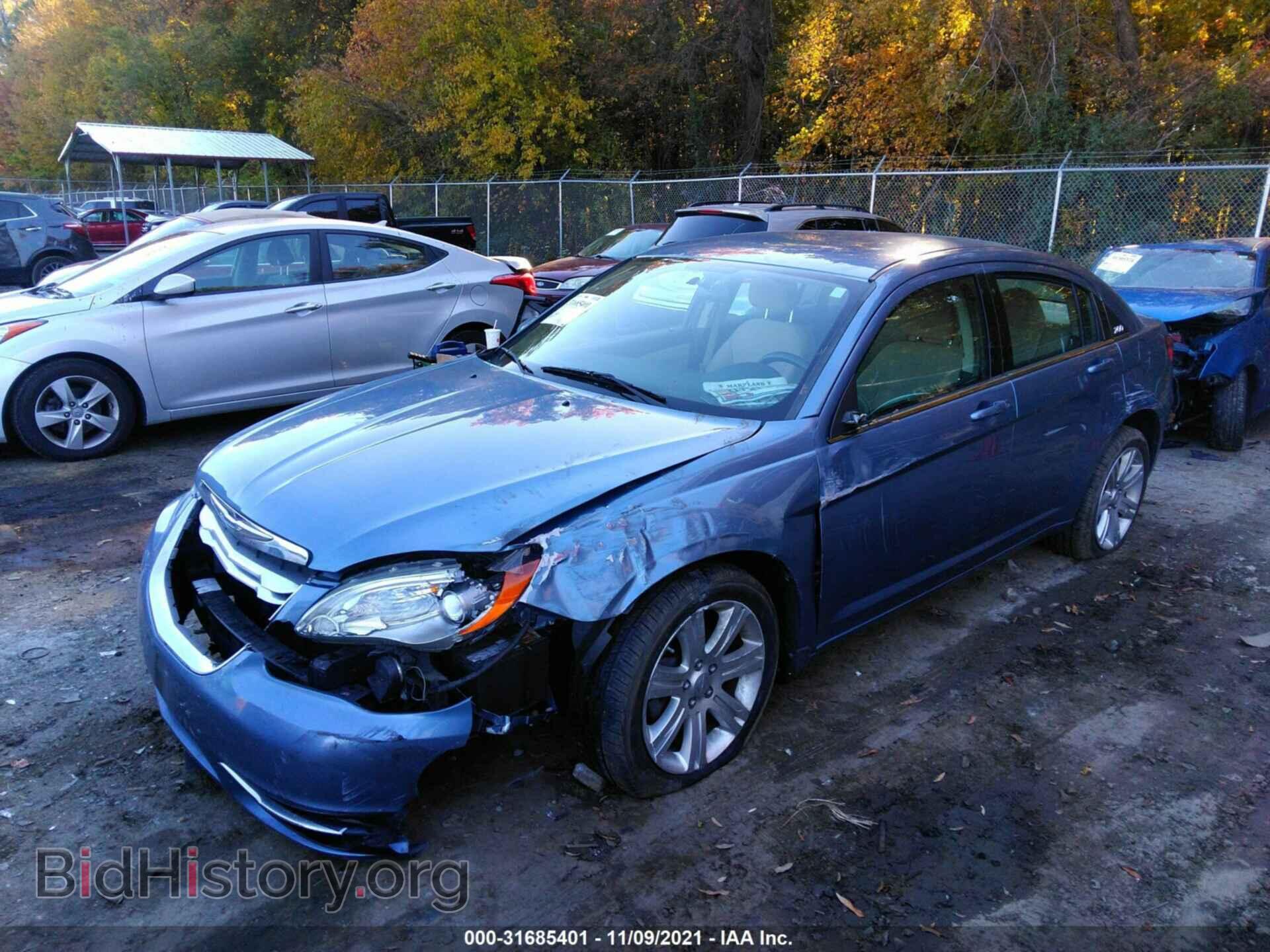 2011 CHRYSLER 200 - VIN: 1C3BC1FB8BN604419 - Фото 2