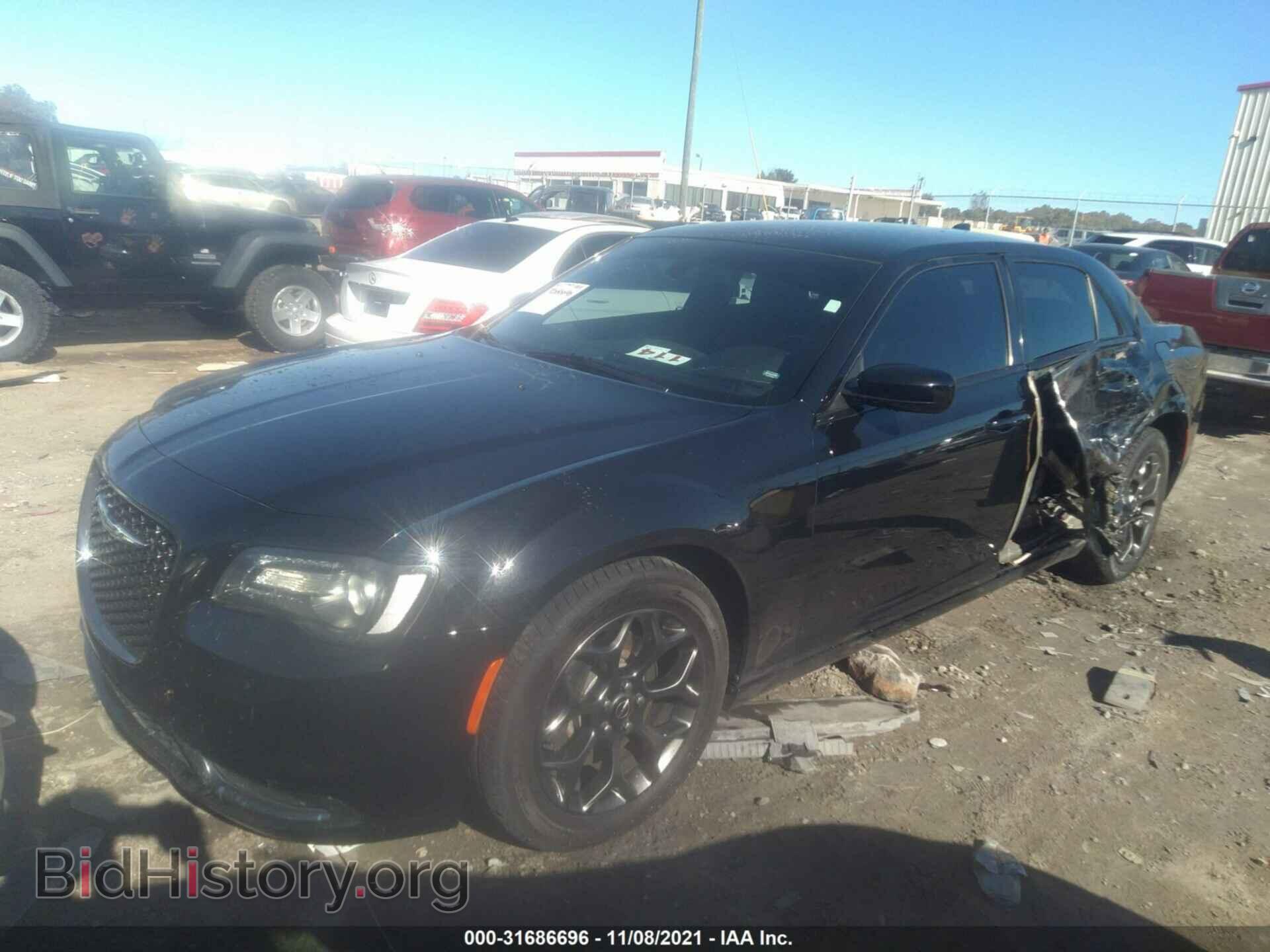 2016 CHRYSLER 300 - VIN: 2C3CCAGG3GH296476 - Photo 2