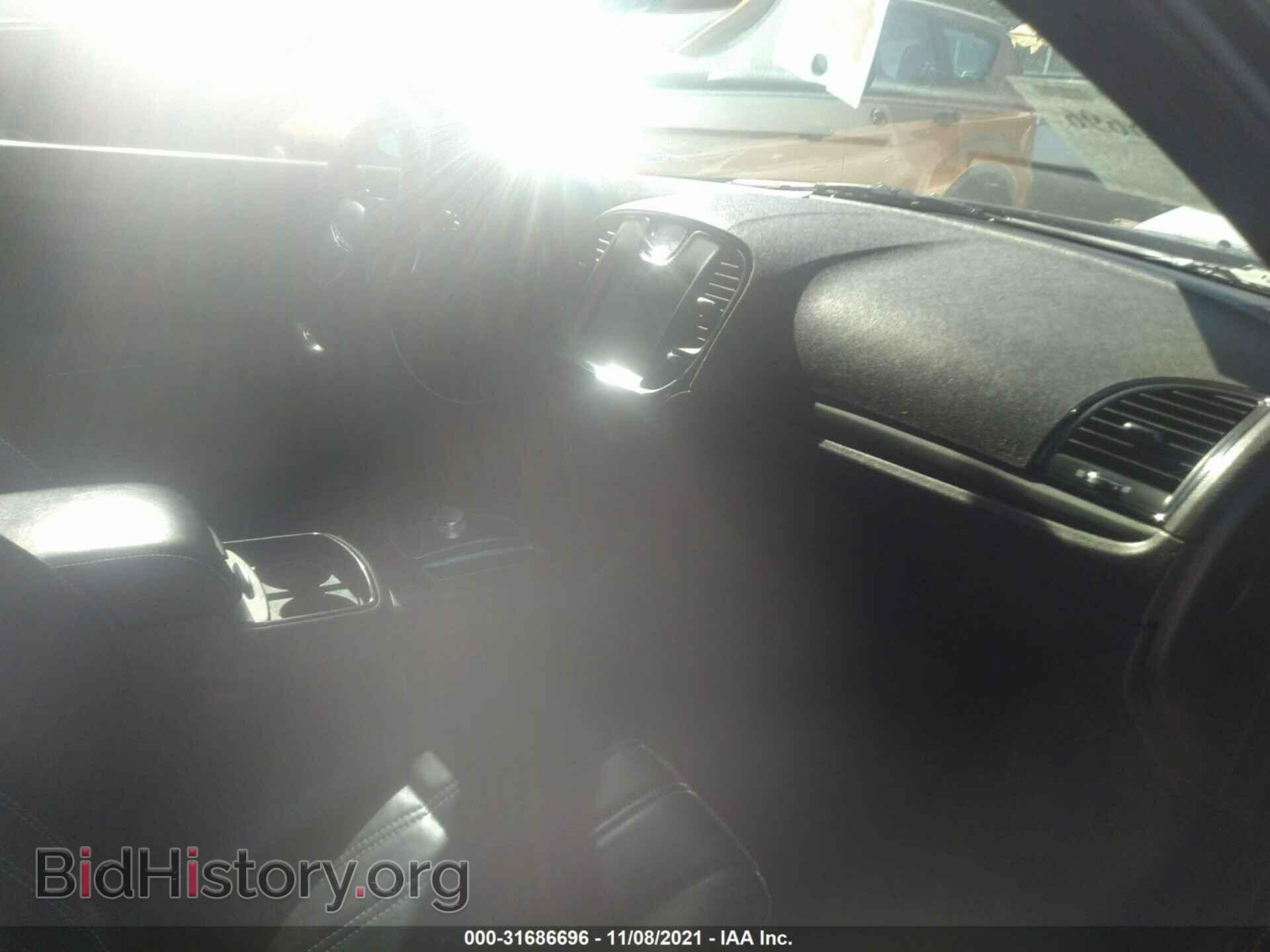 2016 CHRYSLER 300 - VIN: 2C3CCAGG3GH296476 - Photo 5