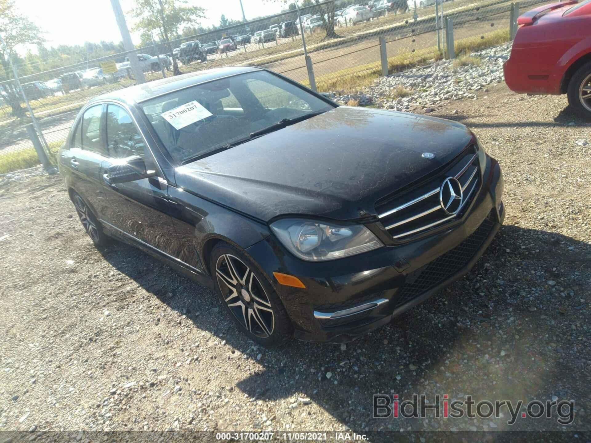 Photo WDDGF4HB9DR261015 - MERCEDES-BENZ C-CLASS 2013