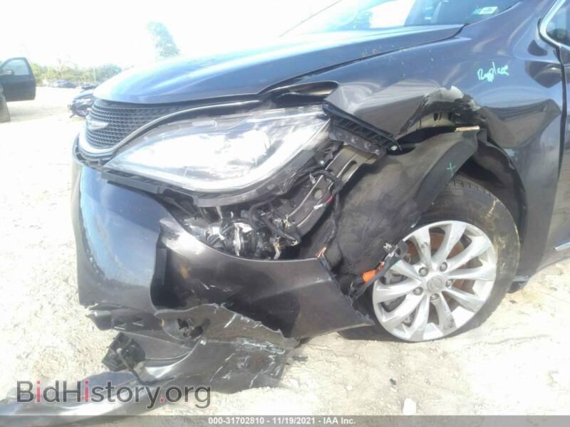2018 Chrysler PACIFICA (VIN 2C4RC1BG1JR110612) — photo 6 of 11