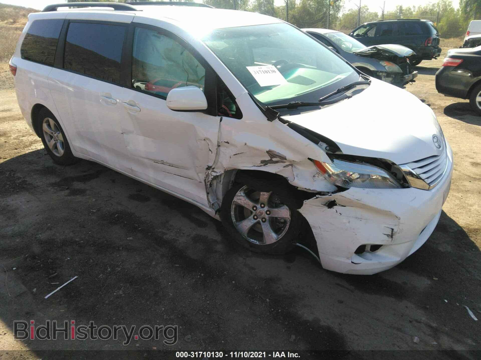 Фотография 5TDKZ3DC6HS870848 - TOYOTA SIENNA 2017