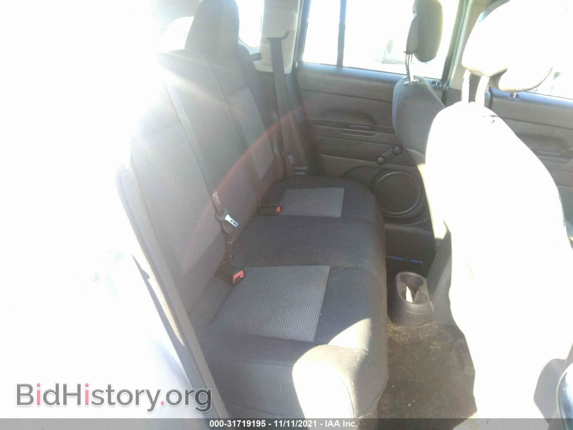 2010 JEEP COMPASS - VIN: 1J4NT4FB7AD604811 - Фото 8