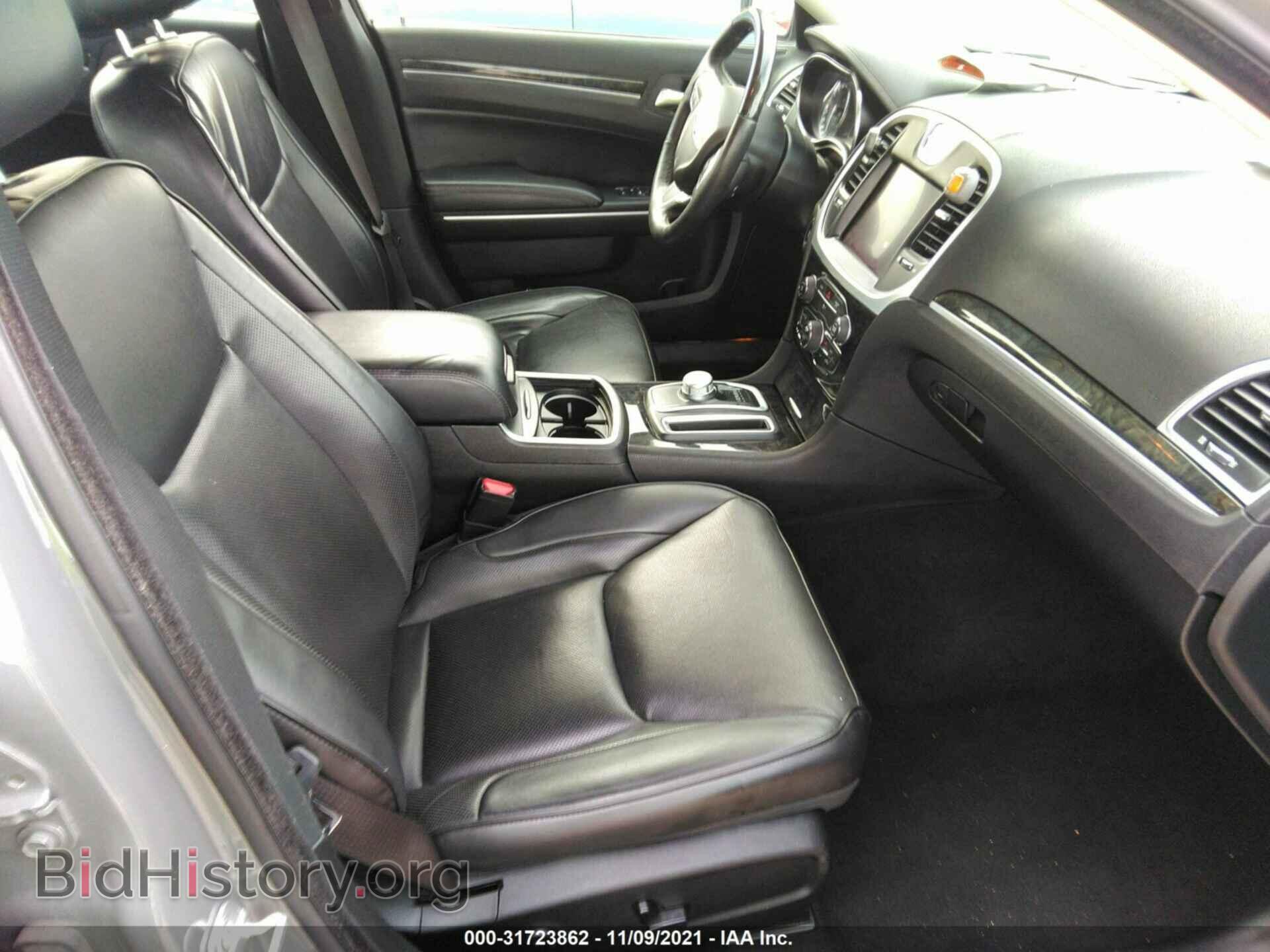 2019 CHRYSLER 300 - VIN: 2C3CCAKG3KH698367 - Фото 5