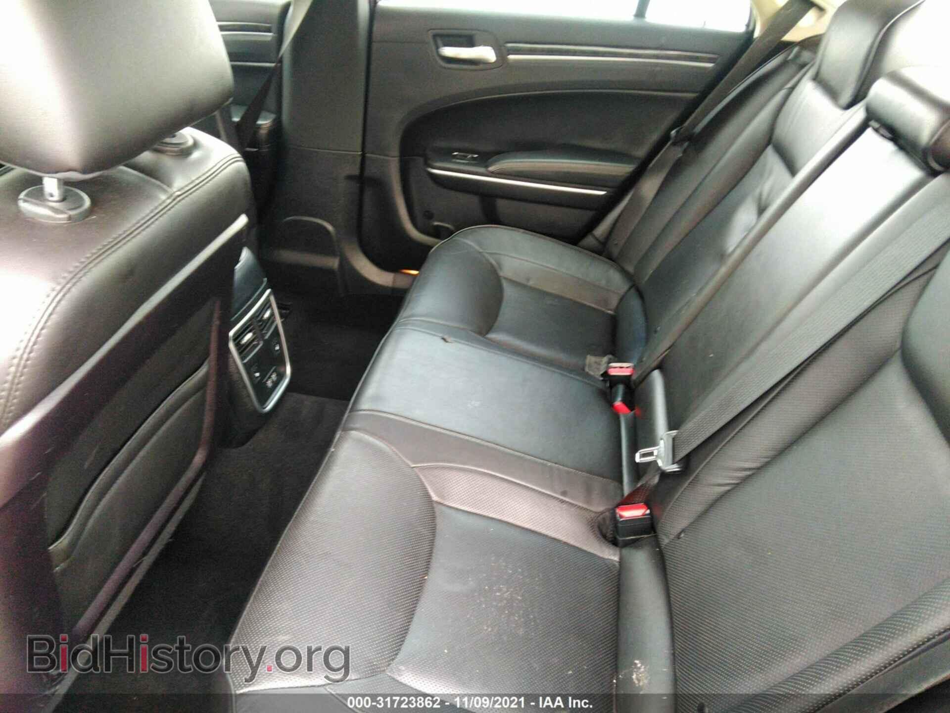 2019 CHRYSLER 300 - VIN: 2C3CCAKG3KH698367 - Фото 8