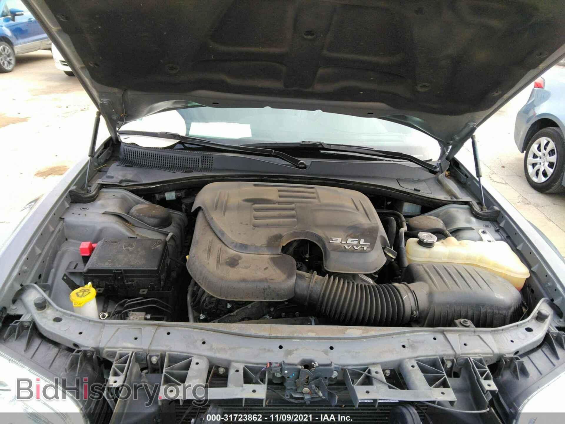 2019 CHRYSLER 300 - VIN: 2C3CCAKG3KH698367 - Фото 10