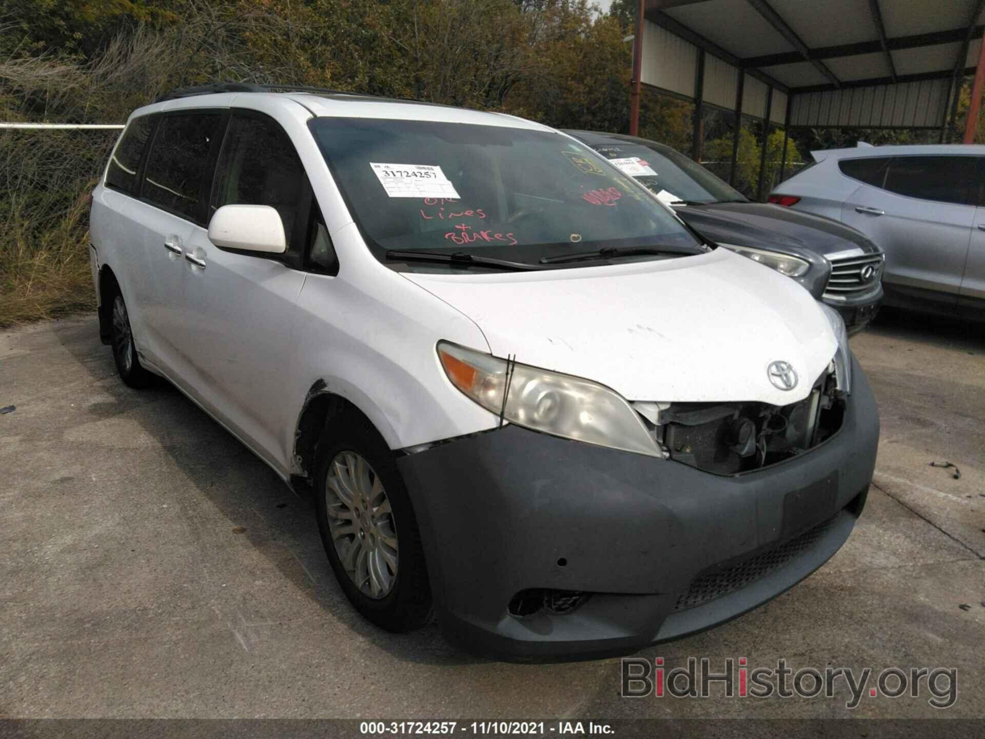 Photo 5TDYK3DC1BS109473 - TOYOTA SIENNA 2011