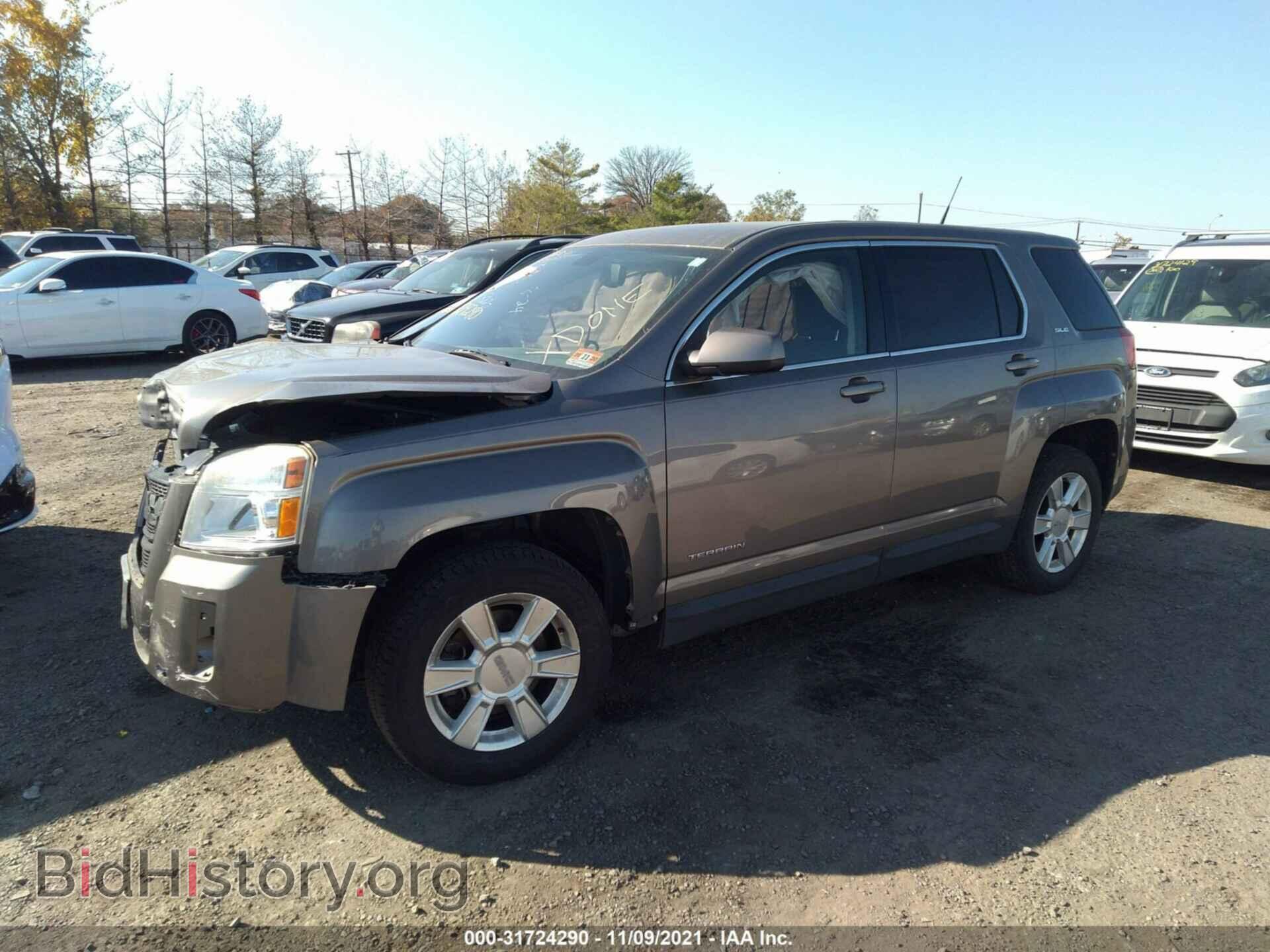 2011 GMC TERRAIN - VIN: 2CTALMEC8B6469745 - Photo 2