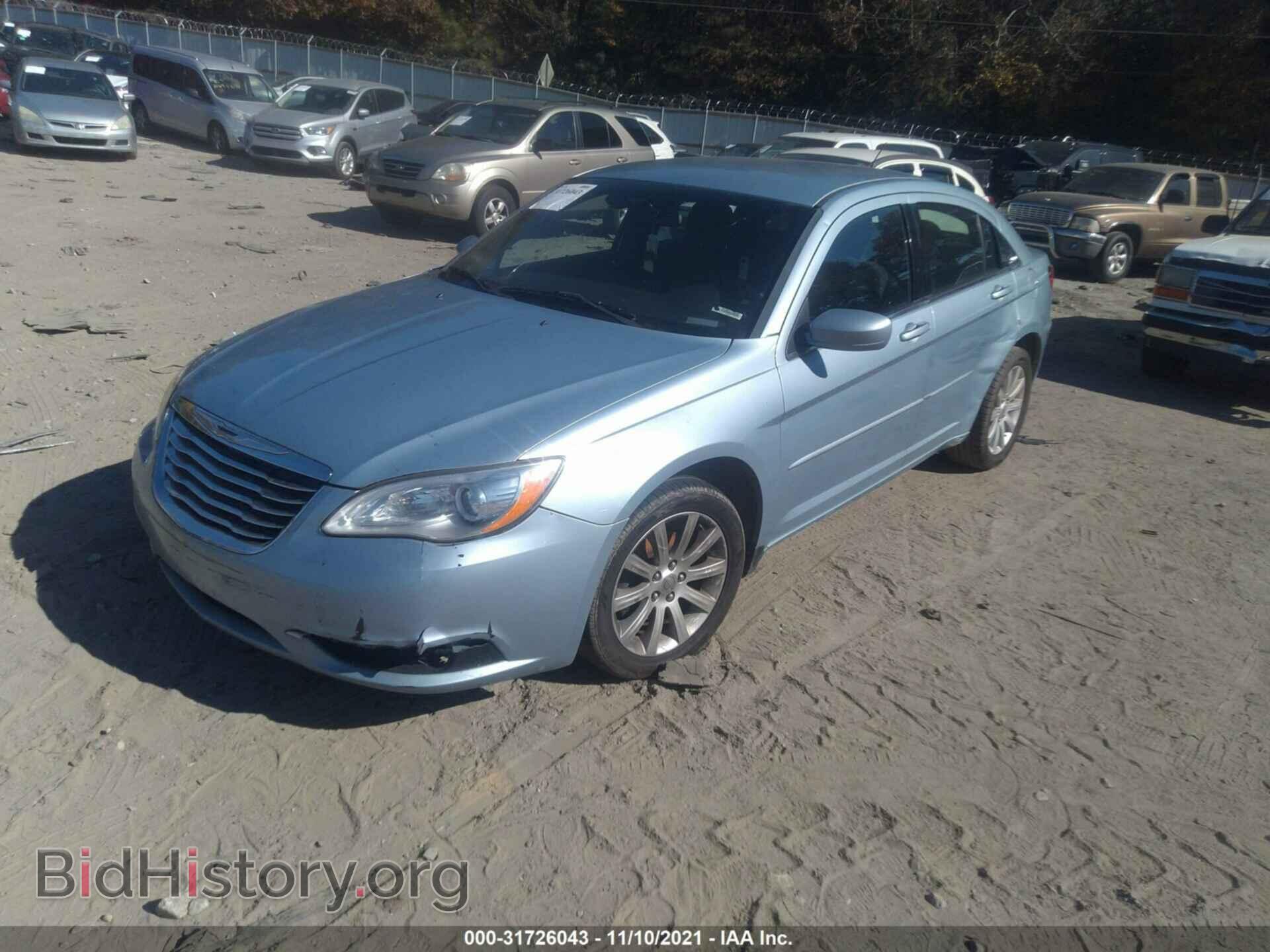 2013 CHRYSLER 200 - VIN: 1C3CCBBB5DN557594 - Фото 2