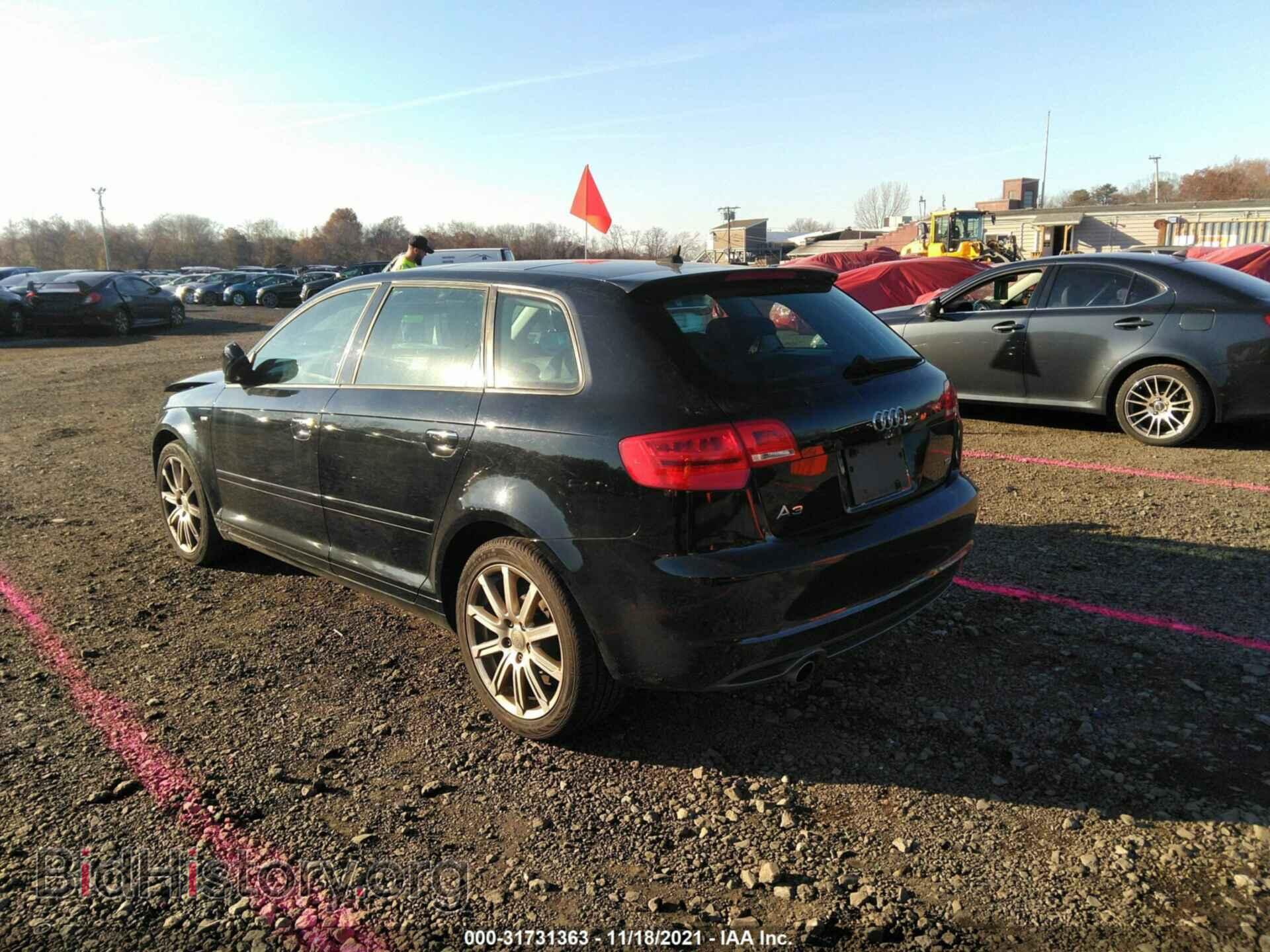 2011 AUDI A3 - VIN: WAUKJAFM6BA047100 - Фото 3
