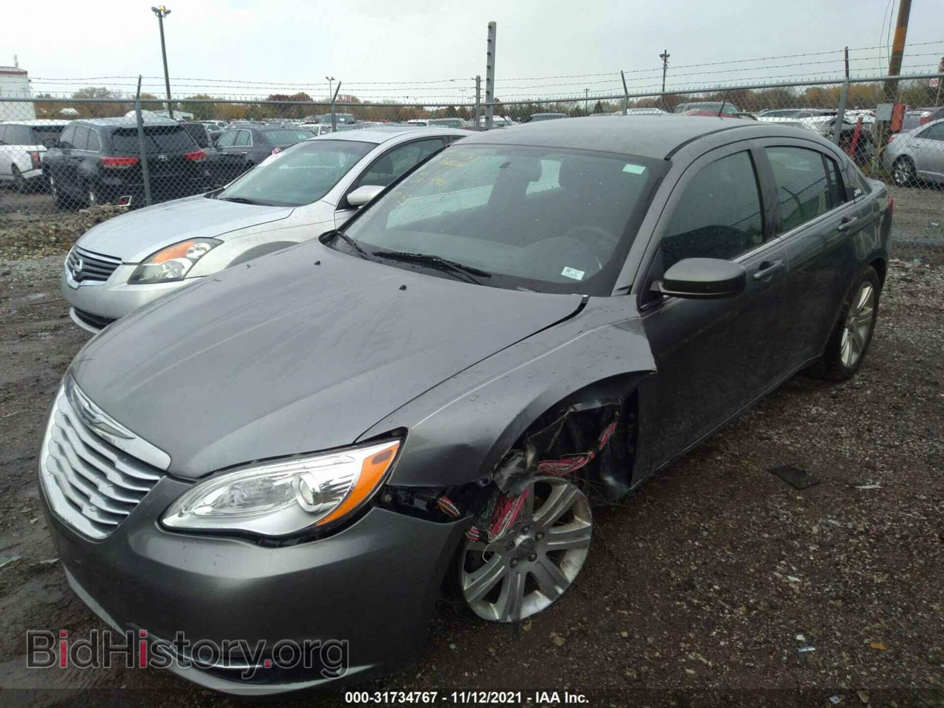 2013 CHRYSLER 200 - VIN: 1C3CCBAB6DN704667 - Фото 2