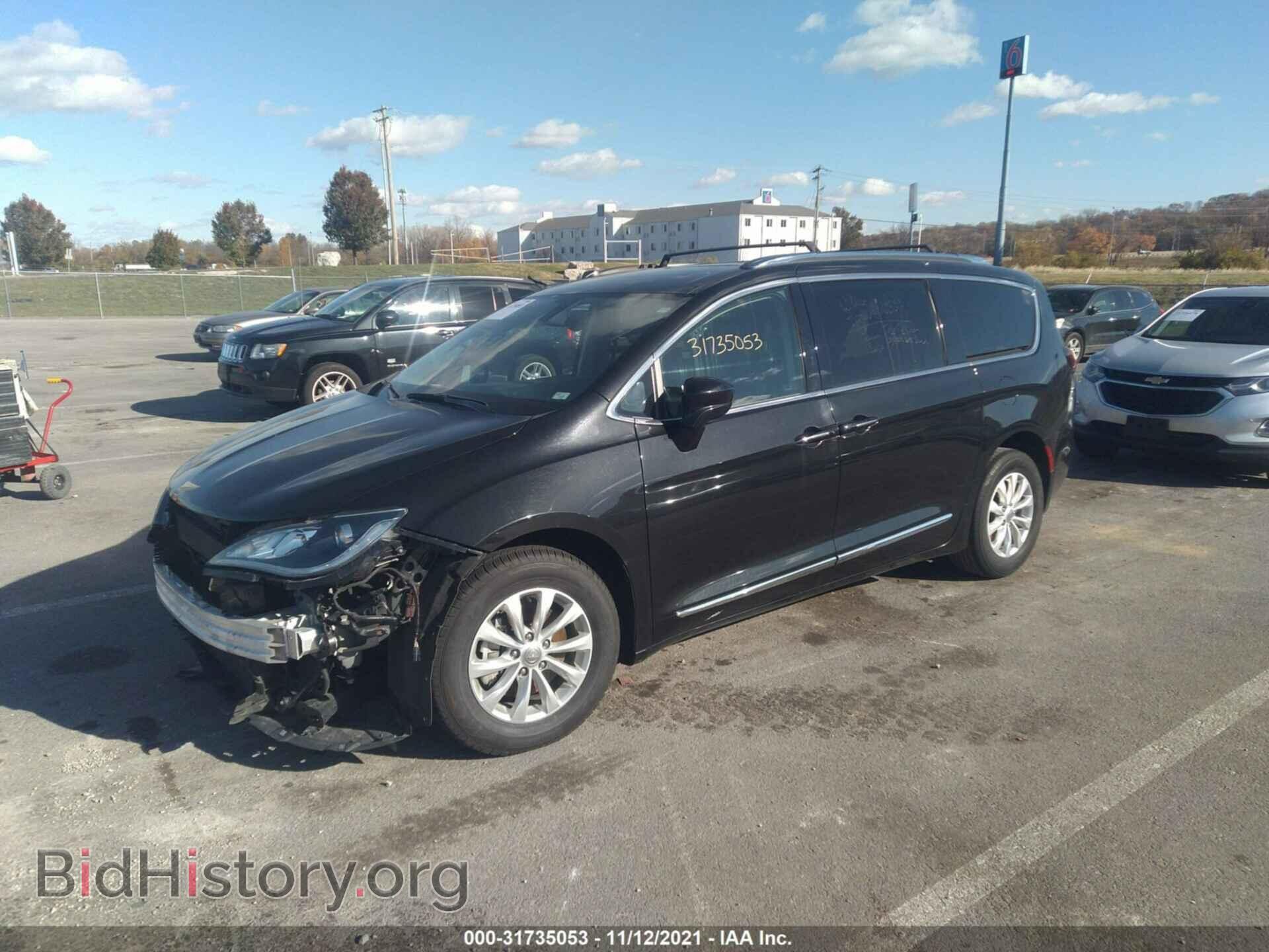 2019 CHRYSLER PACIFICA - VIN: 2C4RC1BG2KR560108 - Photo 2