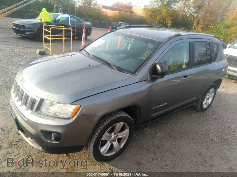 2012 Jeep COMPASS (VIN 1C4NJDBBXCD517800) — photo 2 of 11