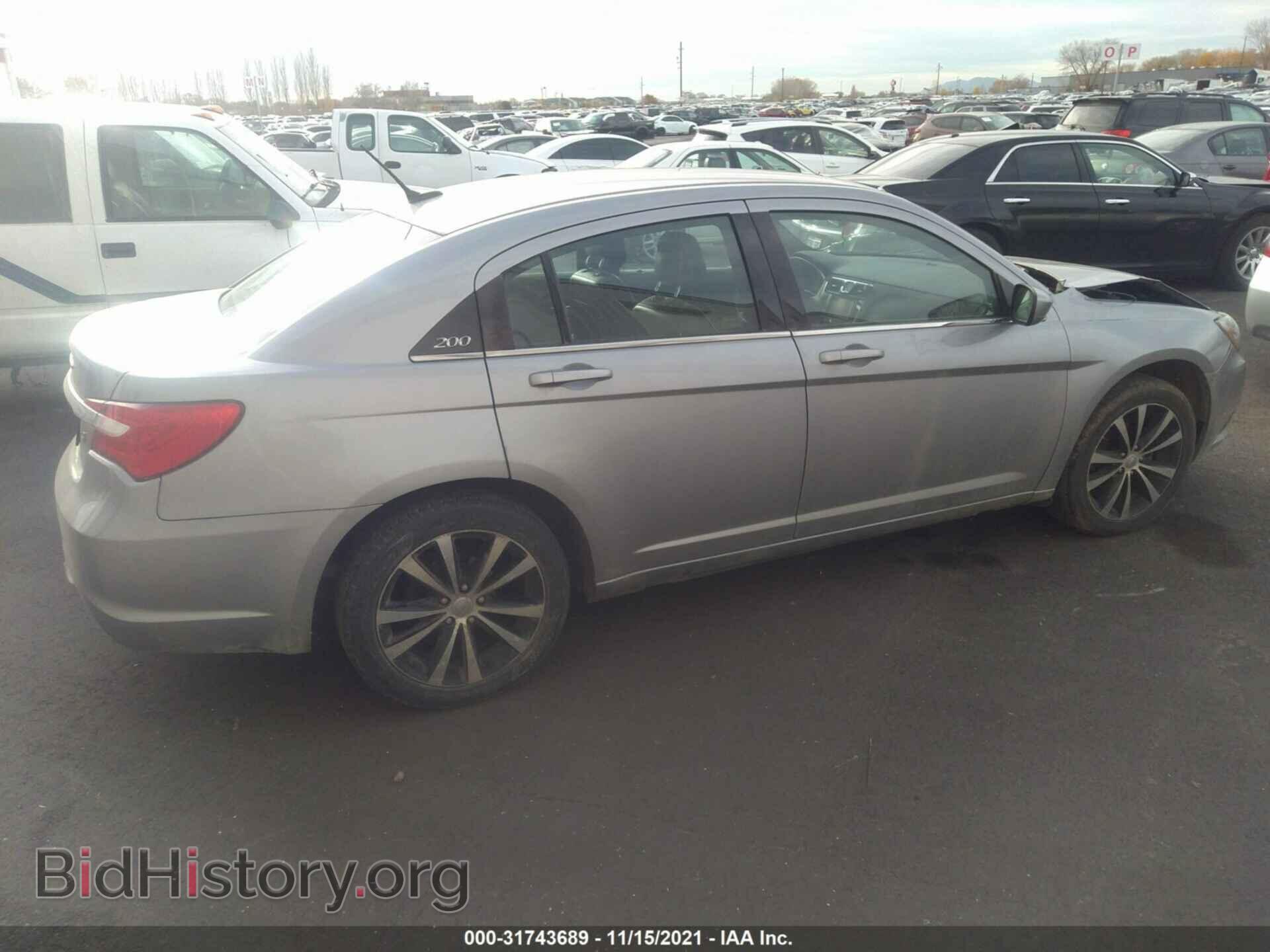 2013 CHRYSLER 200 - VIN: 1C3CCBCG4DN627998 - Photo 4