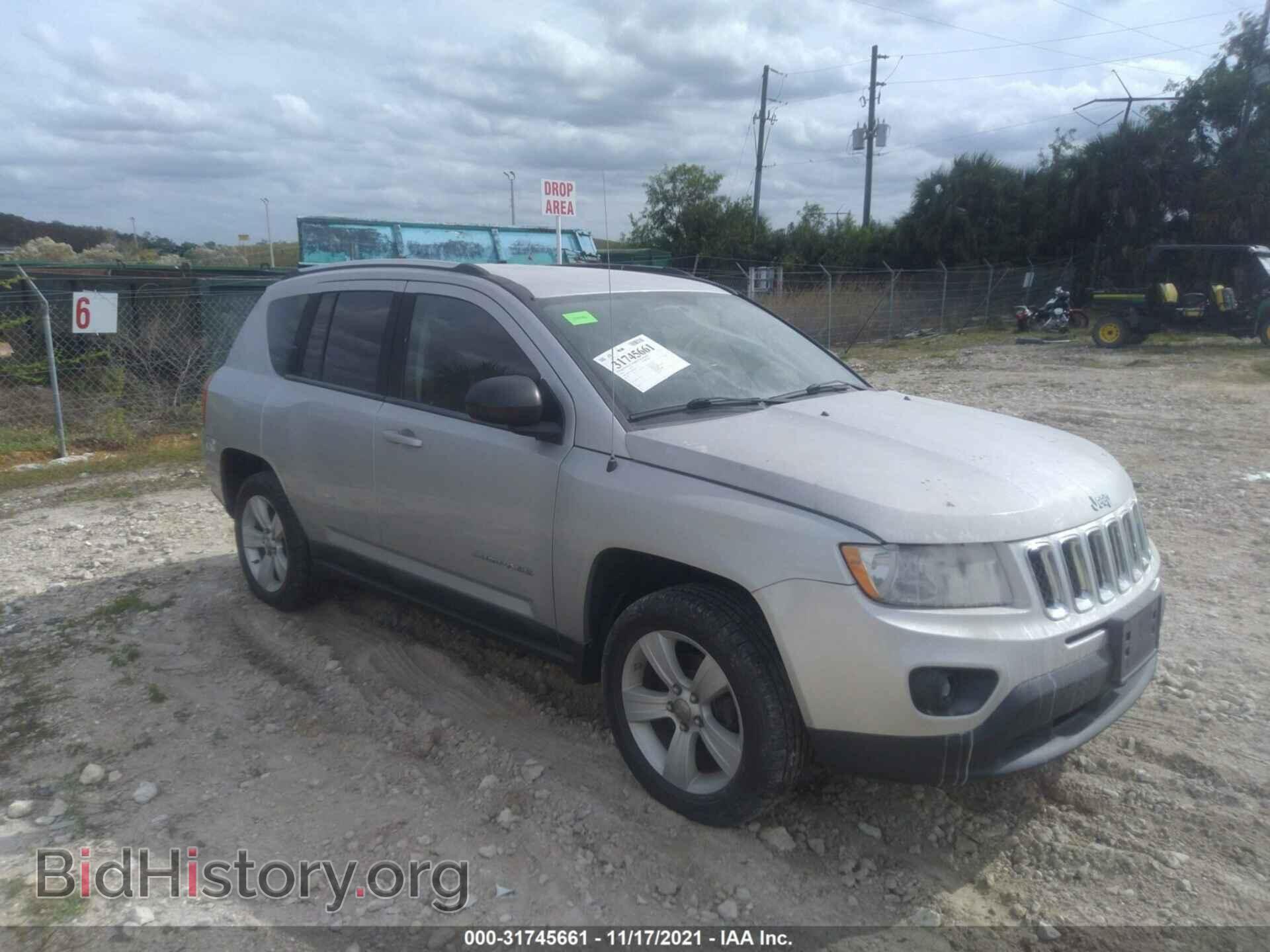 Photo 1J4NF1FBXBD181925 - JEEP COMPASS 2011