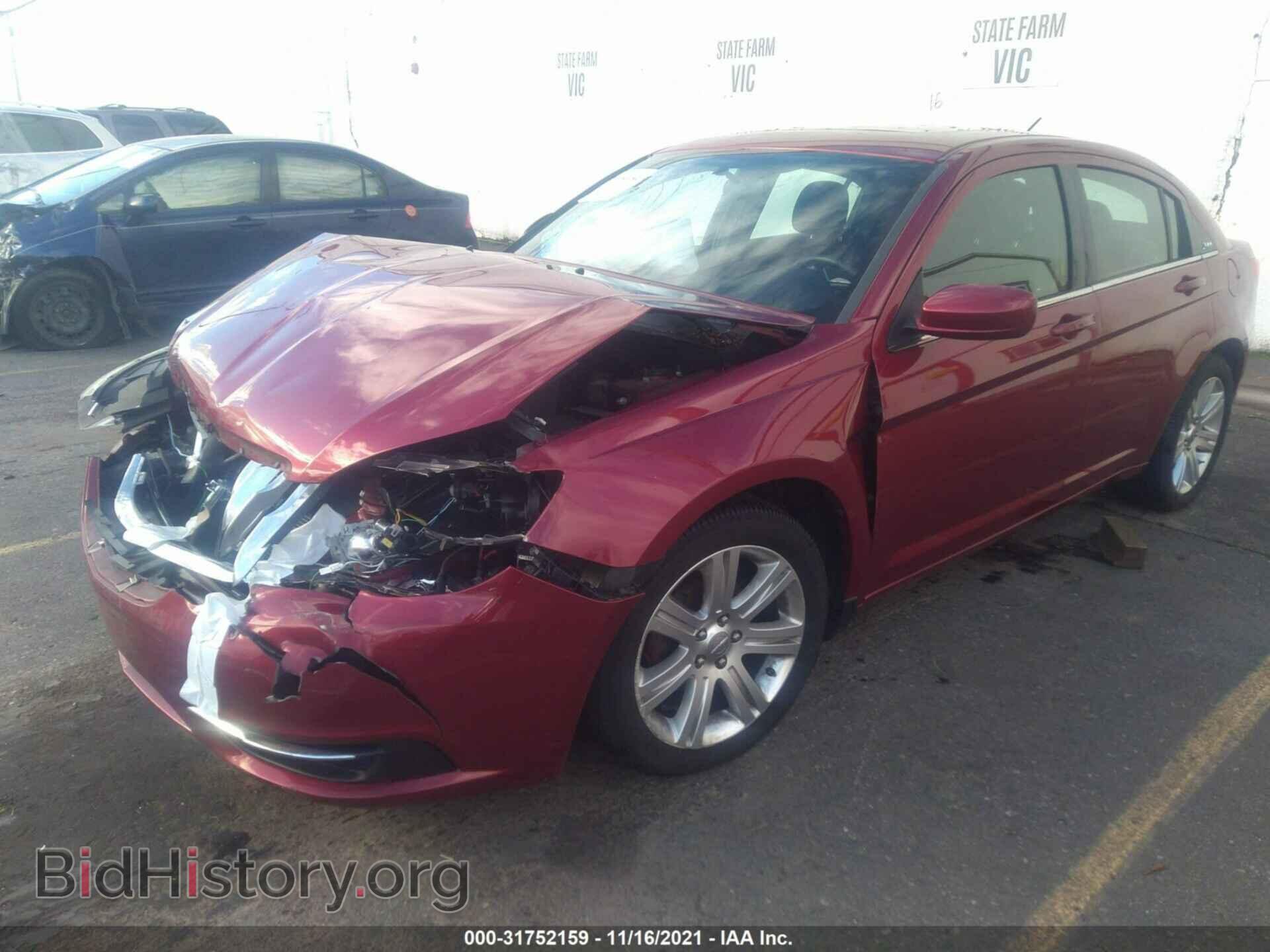 2011 CHRYSLER 200 - VIN: 1C3BC1FG8BN571000 - Фото 2