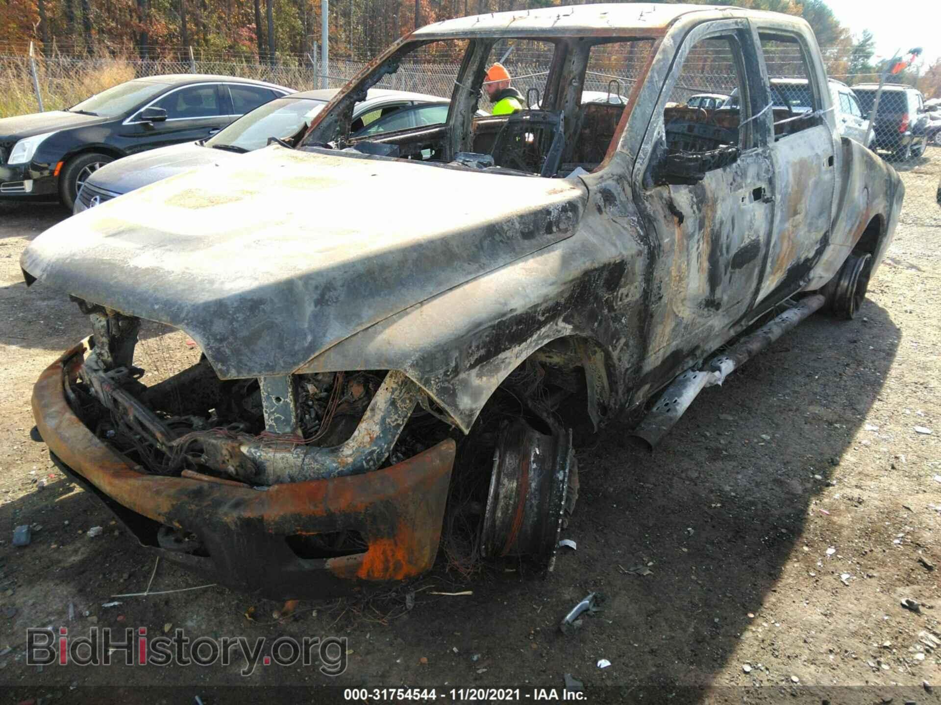 2017 RAM 2500 - VIN: 3C6TR5EJ3HG772475 - Photo 2