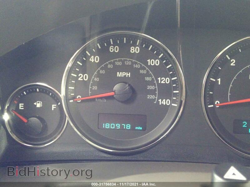 2006 Jeep COMMANDER (VIN 1J8HG48N86C129545) — photo 7 of 10
