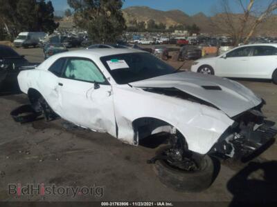 2019 Dodge CHALLENGER SXT, белый — VIN 2C3CDZAG7KH735269, IAAI