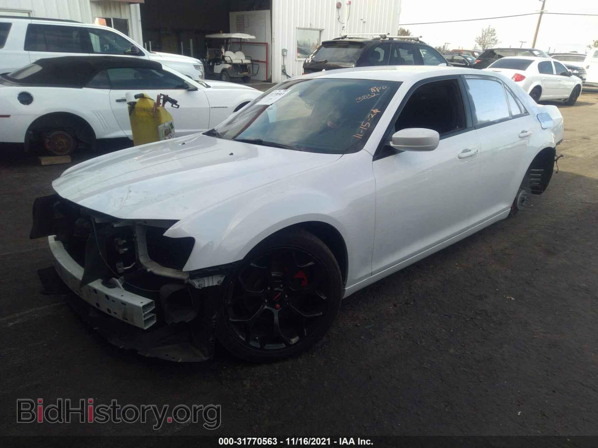 2015 CHRYSLER 300 - VIN: 2C3CCABG4FH903832 - Фото 2