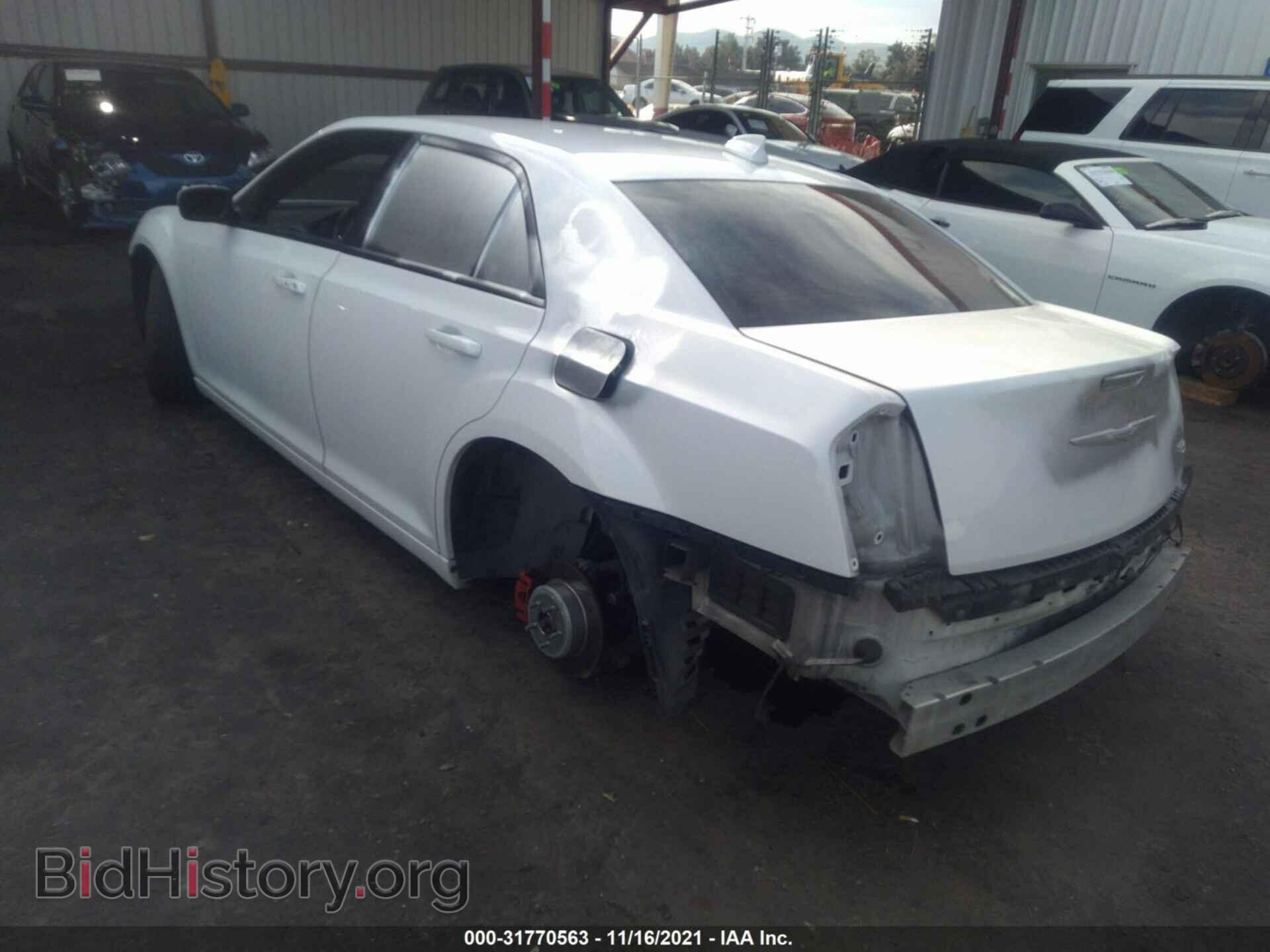 2015 CHRYSLER 300 - VIN: 2C3CCABG4FH903832 - Фото 3