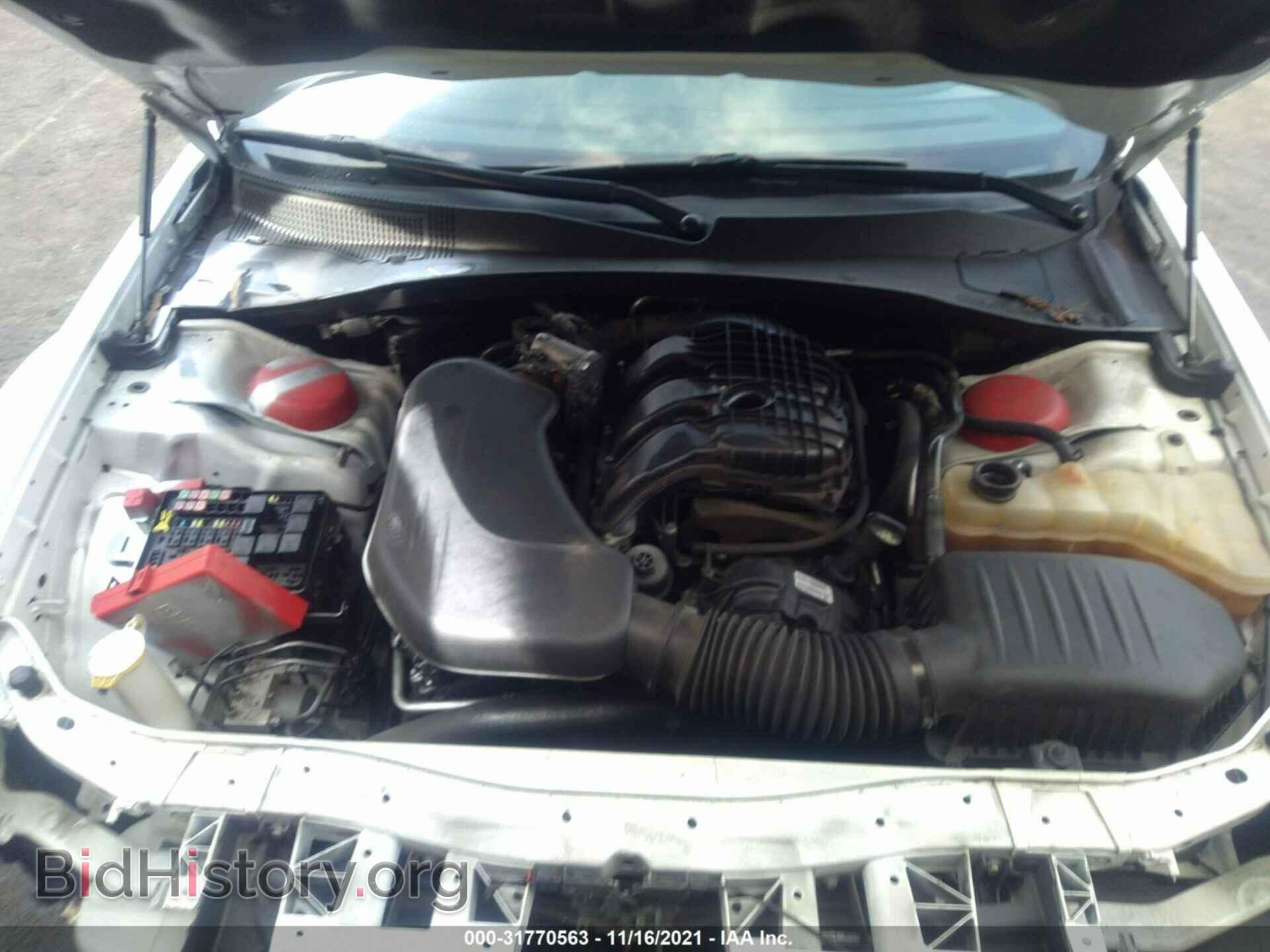 2015 CHRYSLER 300 - VIN: 2C3CCABG4FH903832 - Фото 10