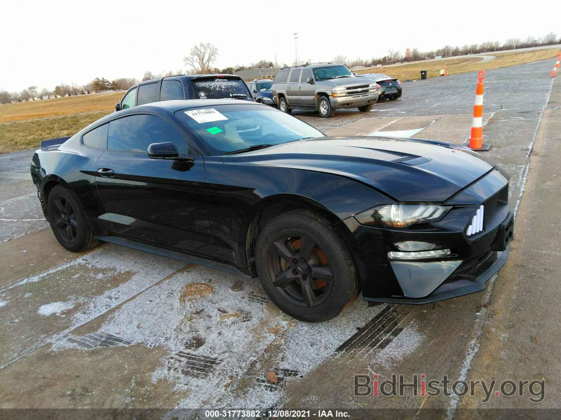 Photo 1FA6P8THXJ5122400 - FORD MUSTANG 2018