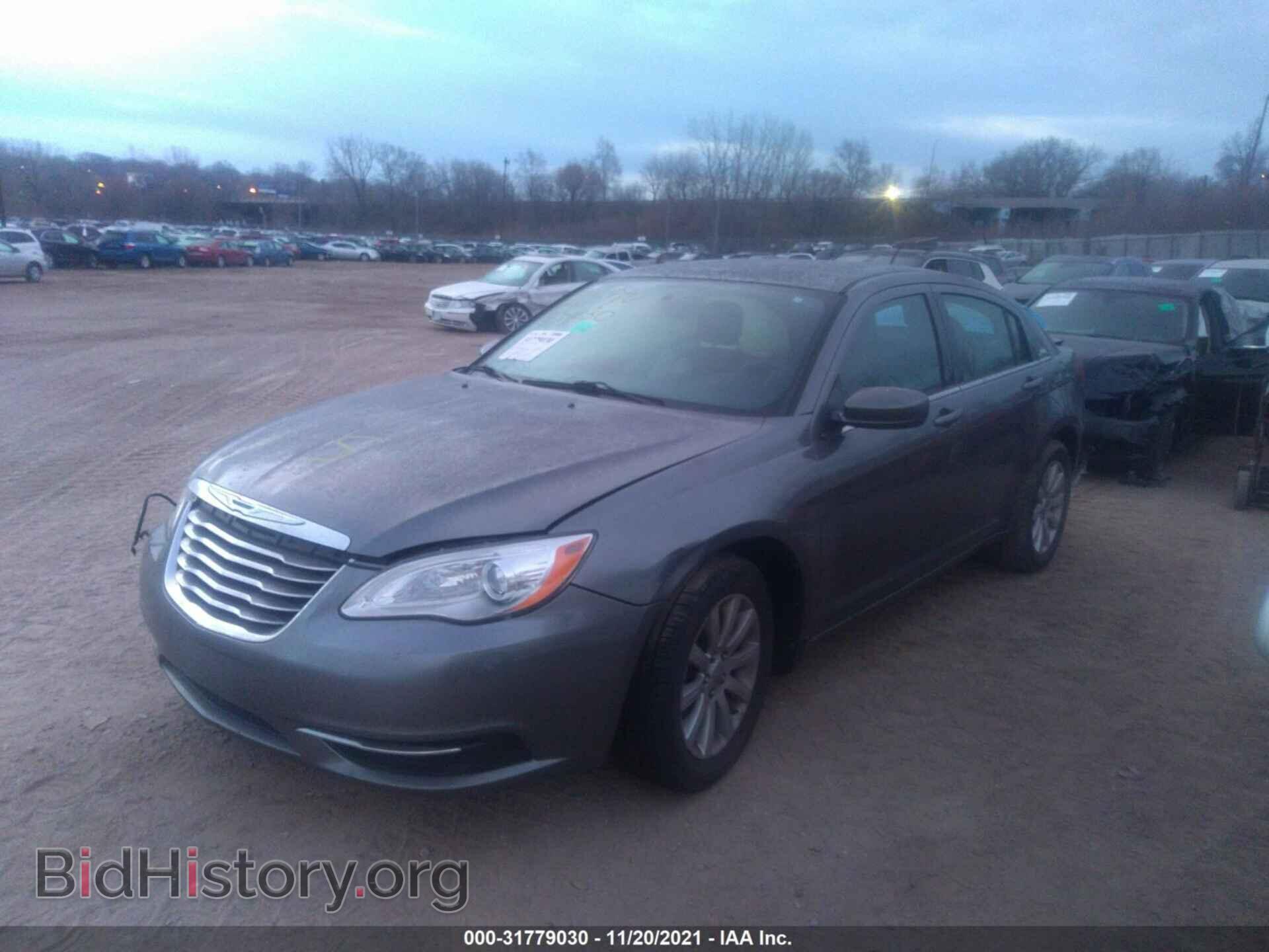2013 CHRYSLER 200 - VIN: 1C3CCBBB7DN595554 - Фото 2