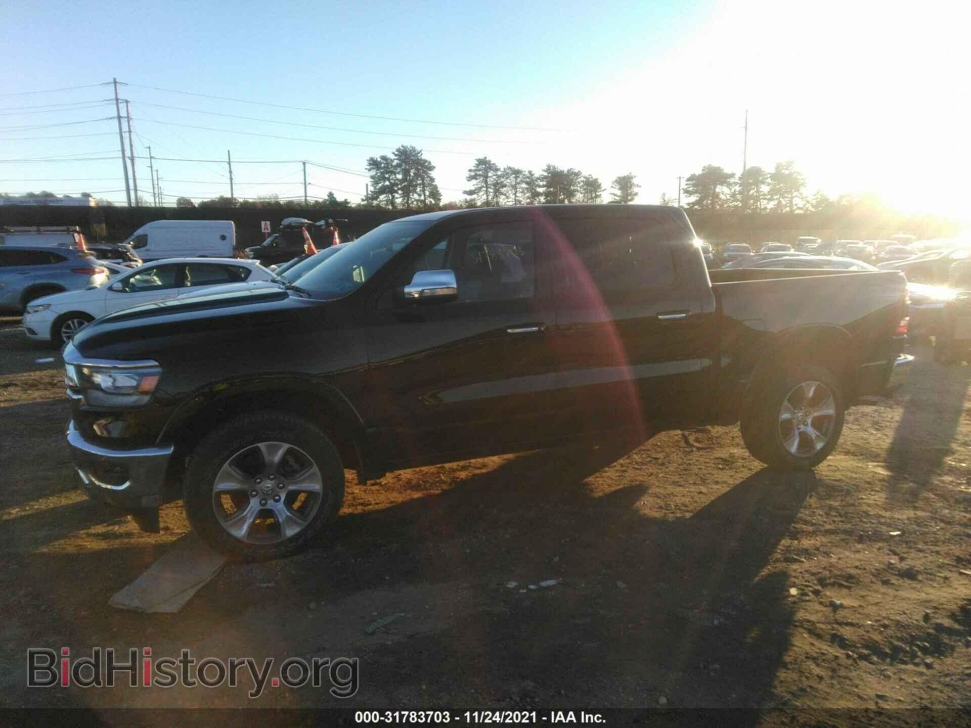 2021 RAM 1500 - VIN: 1C6SRFJT3MN561237 - Фото 2