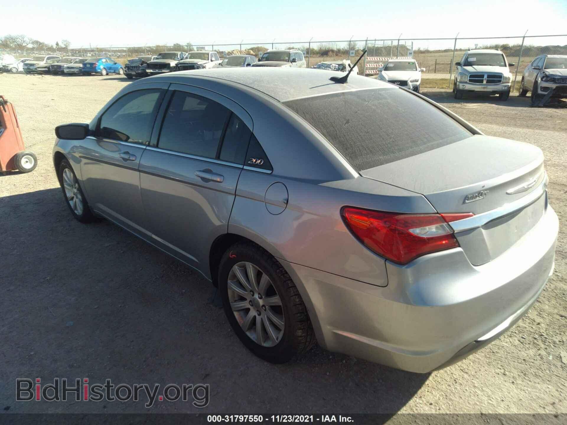 2013 CHRYSLER 200 - VIN: 1C3CCBBB2DN598202 - Фото 3