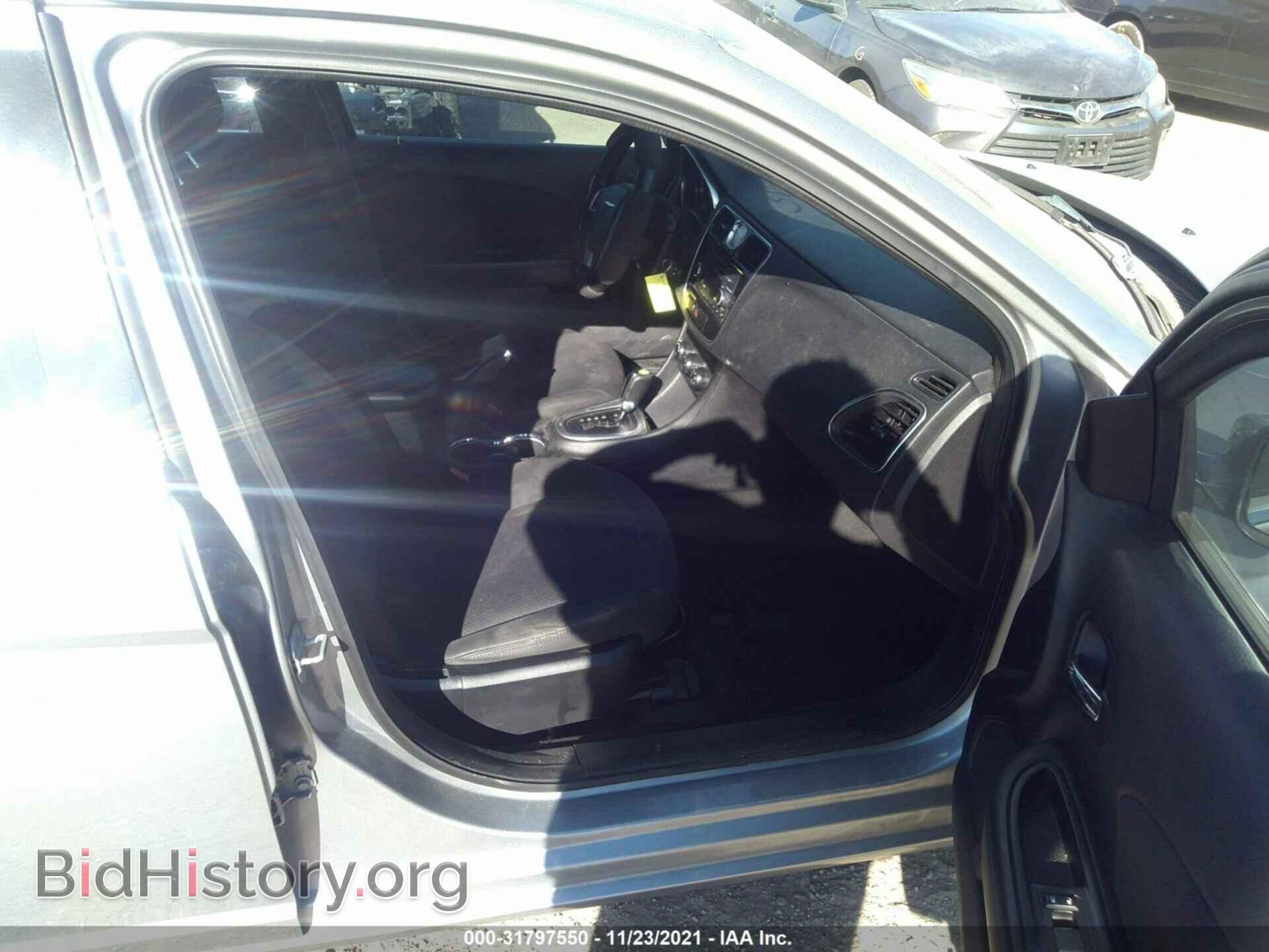2013 CHRYSLER 200 - VIN: 1C3CCBBB2DN598202 - Фото 5