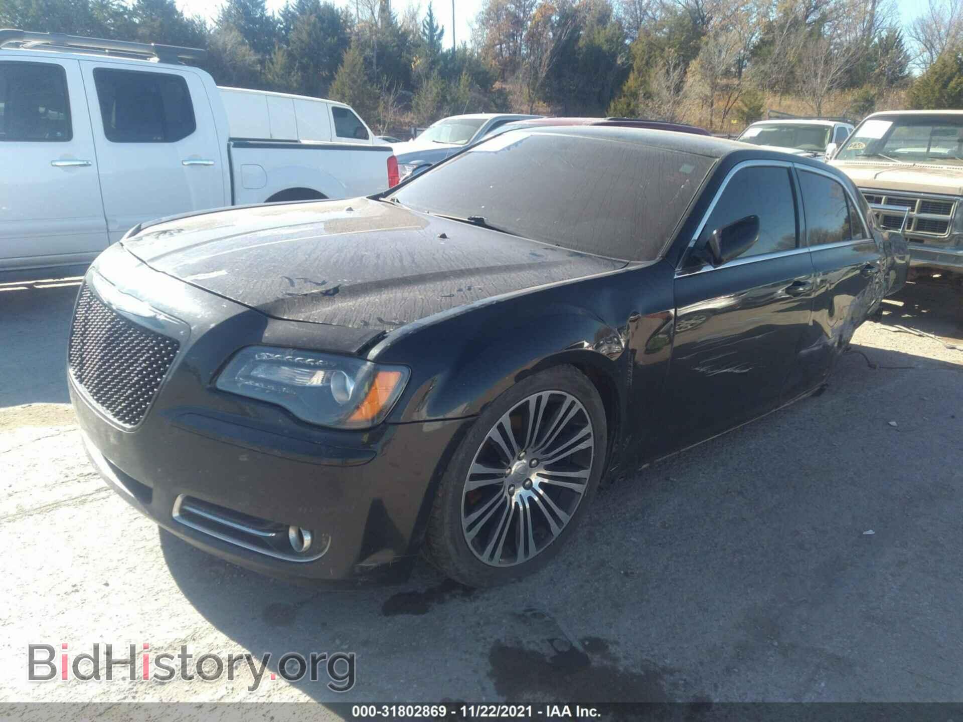 2013 CHRYSLER 300 - VIN: 2C3CCABG3DH514869 - Фото 2