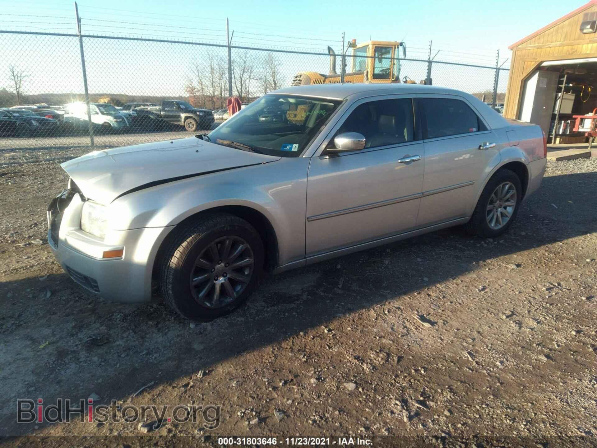 2010 CHRYSLER 300 - VIN: 2C3CA5CV9AH326086 - Фото 2