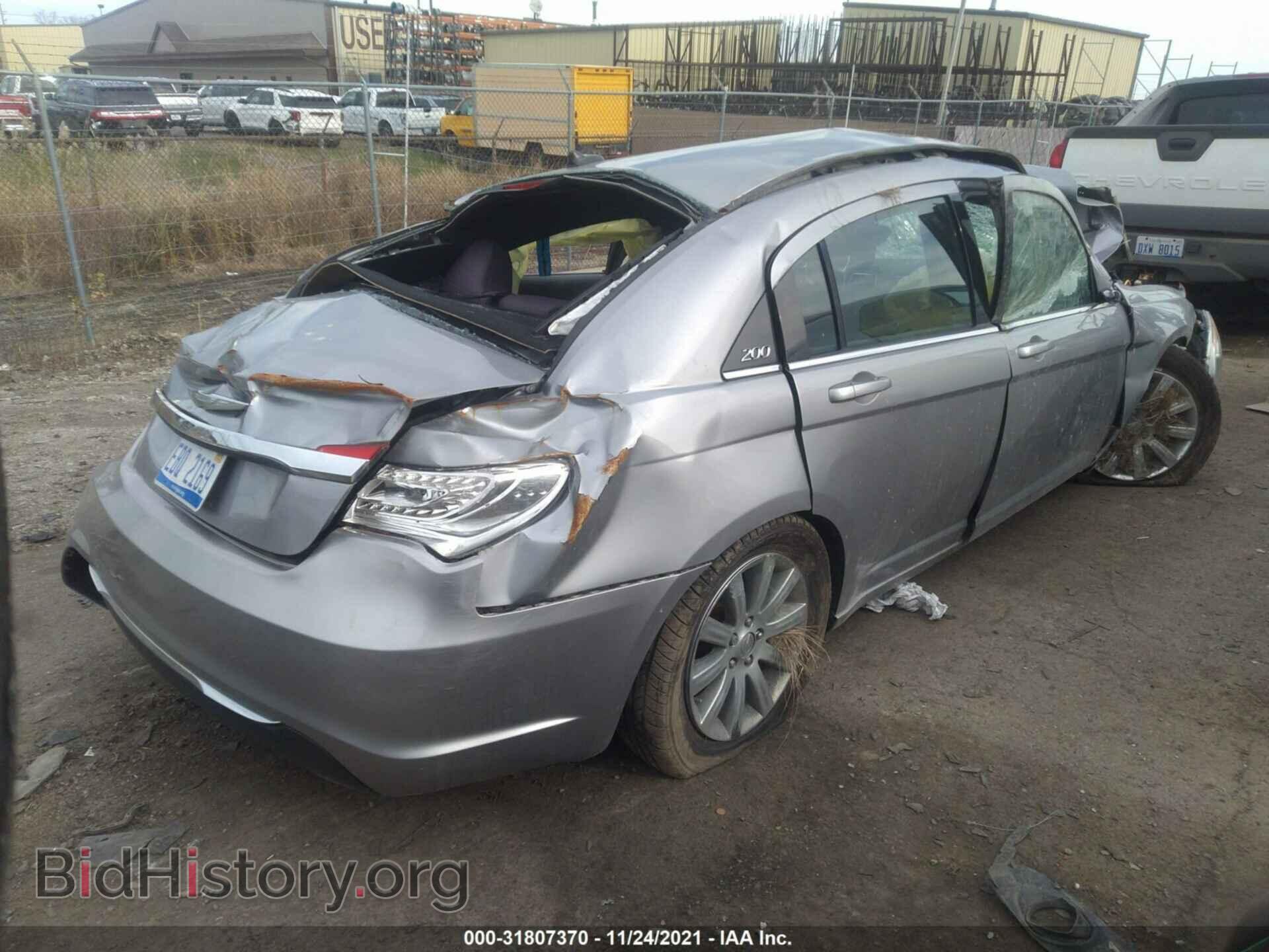 2013 CHRYSLER 200 - VIN: 1C3CCBBB7DN549643 - Фото 4